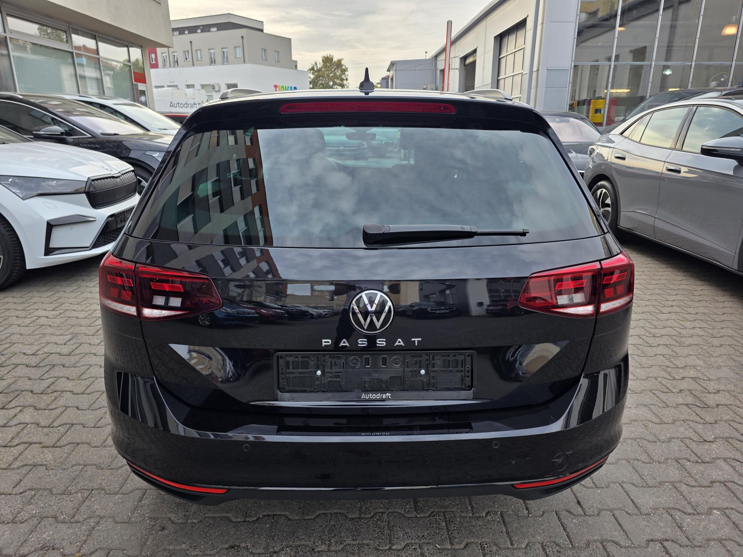 Volkswagen Passat Variant, 2.0 TDI 110kW DSG / Tažné - fotka 5