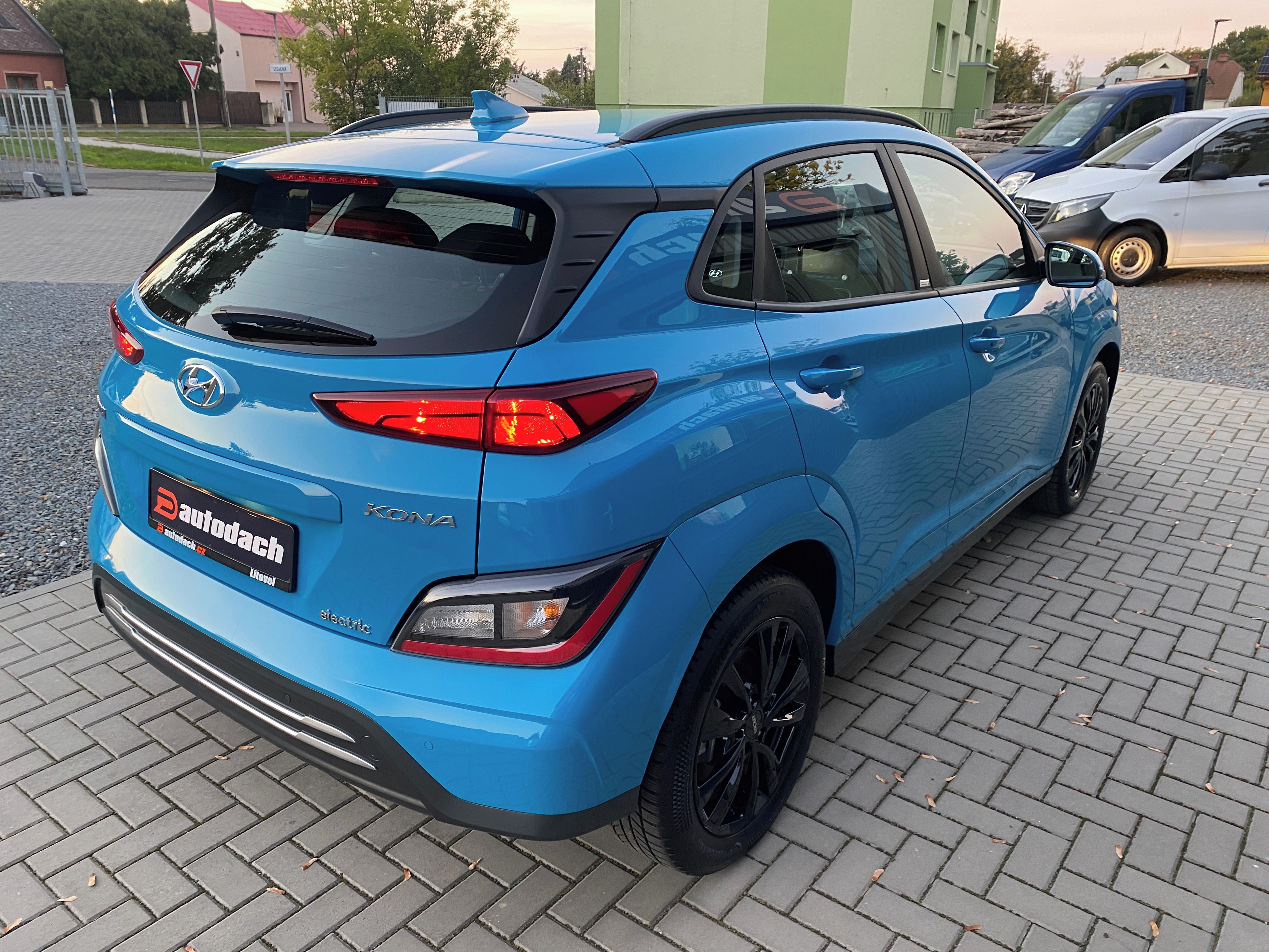 Hyundai Kona, ELECTRIC 100kW- VÝHŘEV SEDAČEK - fotka 5