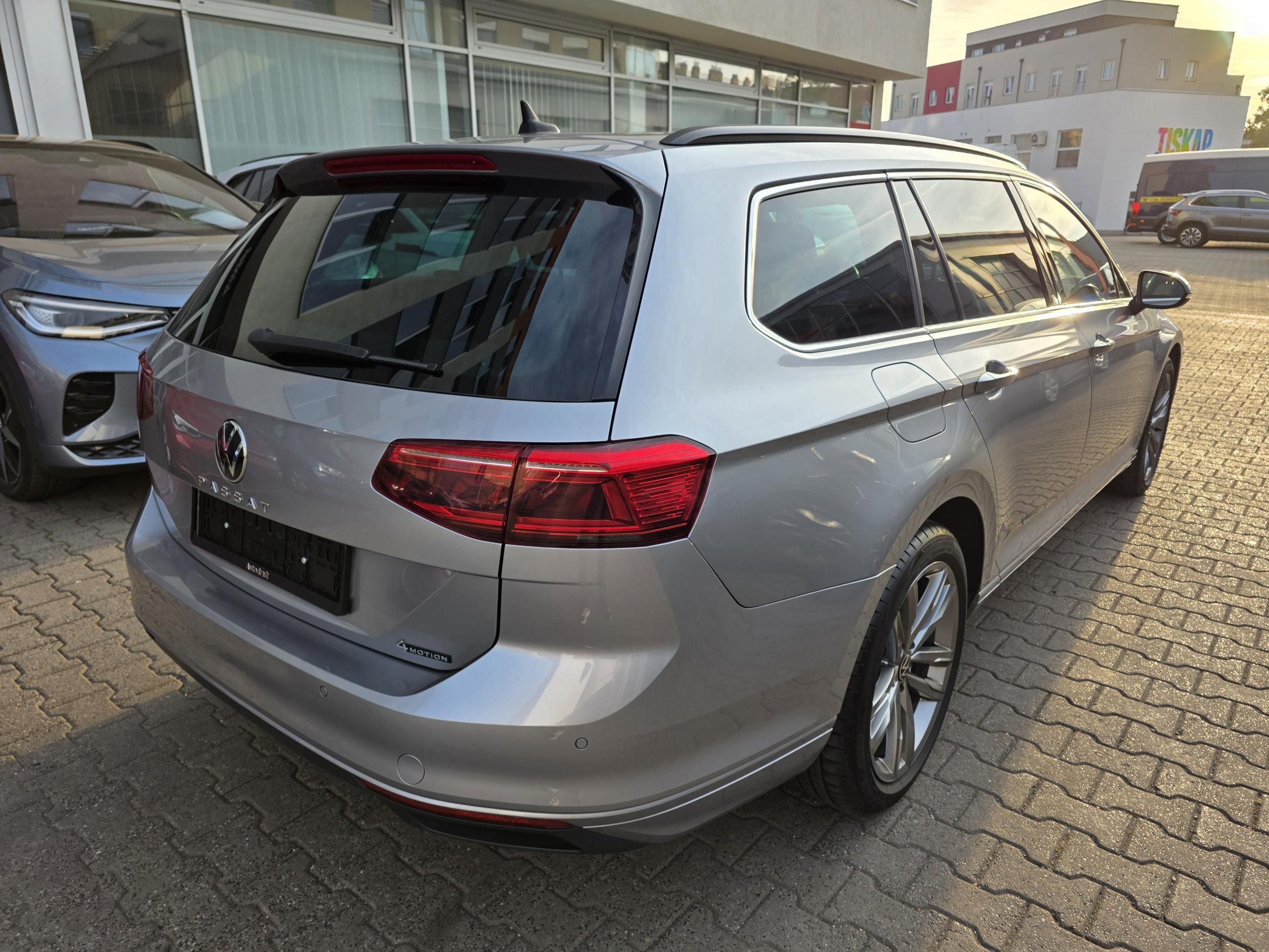 Volkswagen Passat Variant, TDI 147kW 4x4 DSG / Tažné - fotka 5