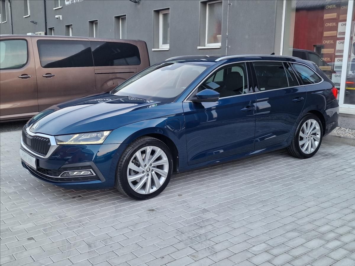 Škoda Octavia, 1.4 TSI iV DSG Style,ČR,1.Maj - fotka 6