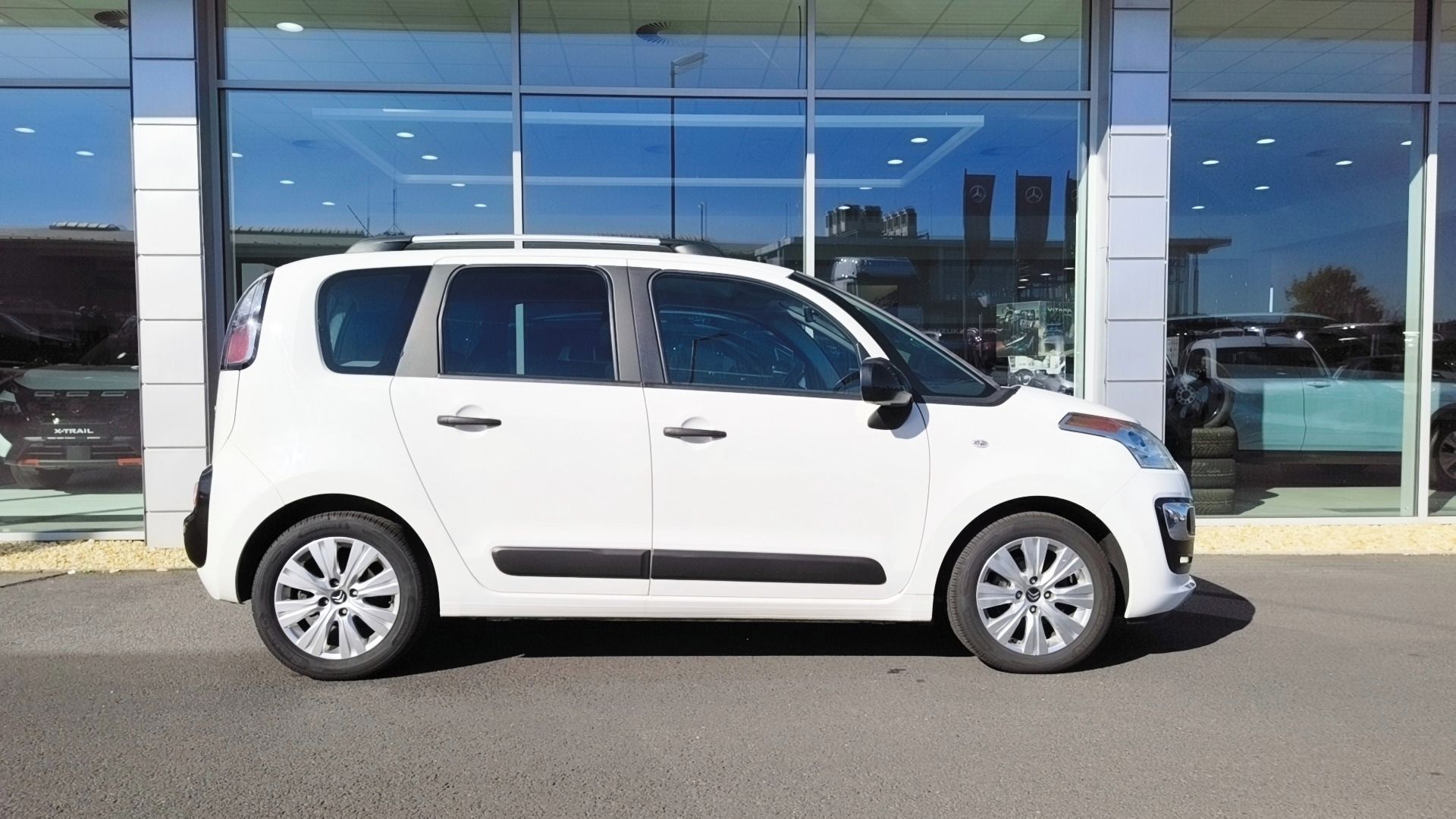 Citroën C3 Picasso, 1,4 VTI Selection, ČR, 1.MAJ - fotka 3