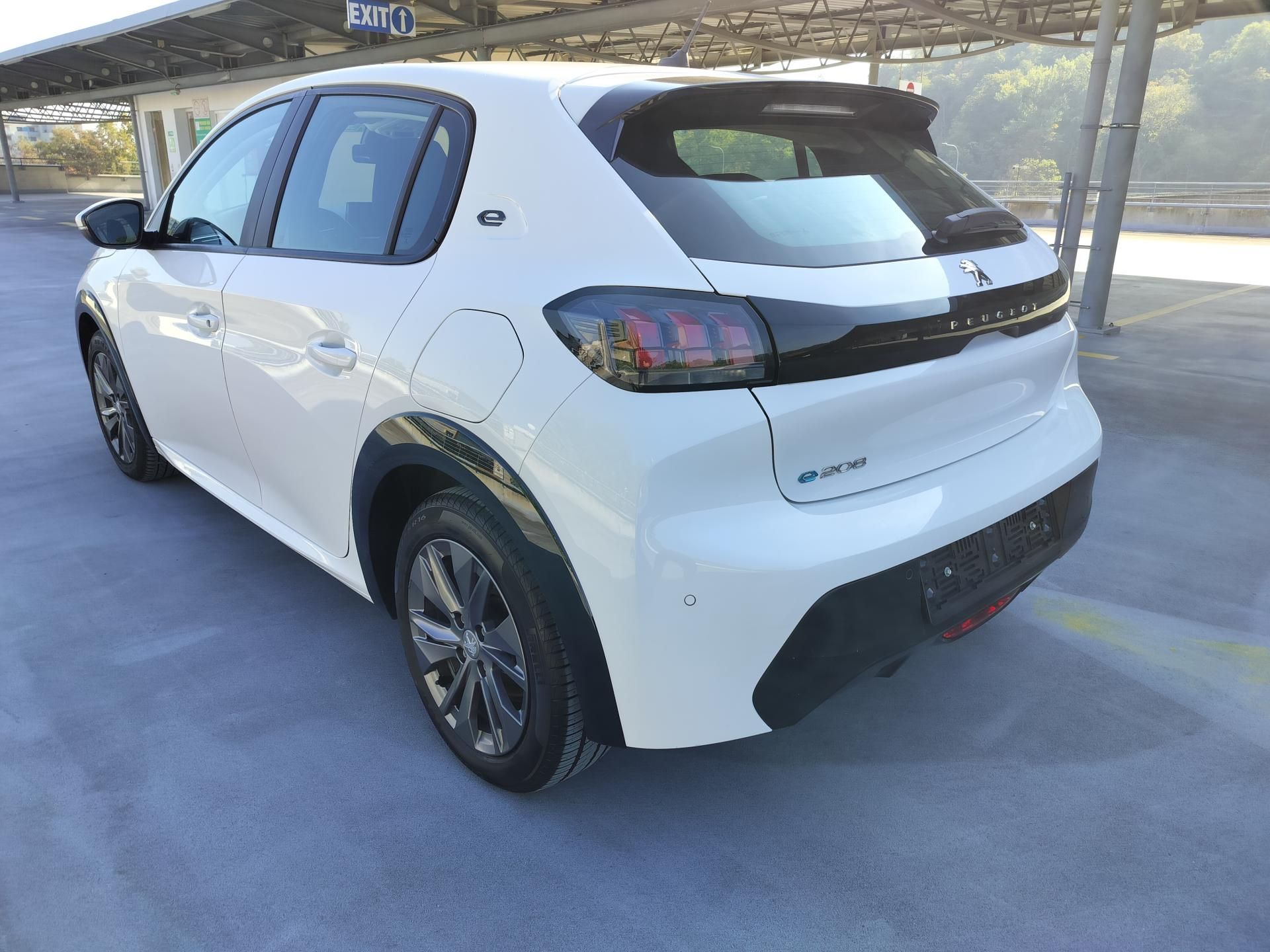 Peugeot 208, e - fotka 5