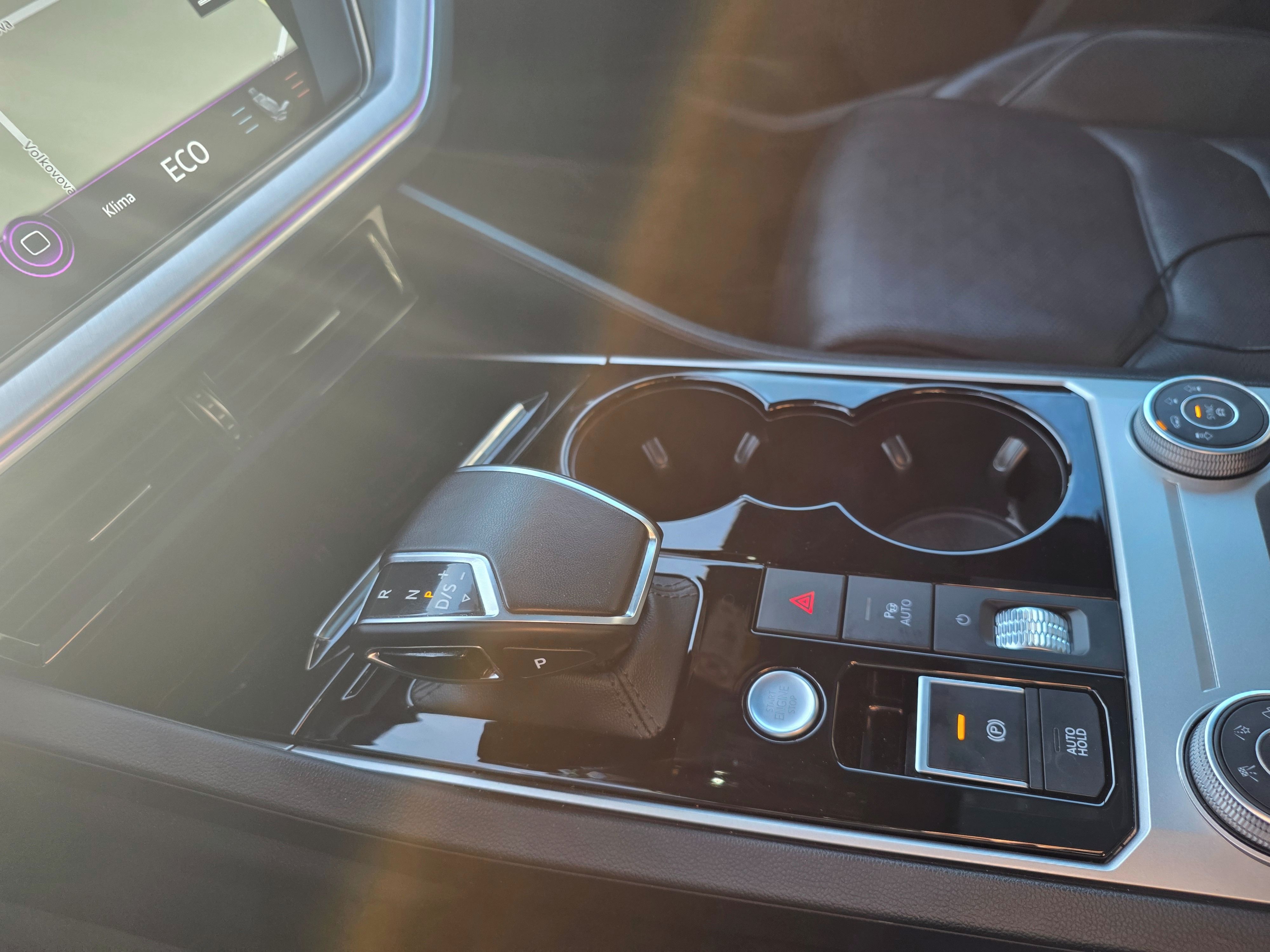 Volkswagen Touareg, Elegannce 3.0 V6 - Zaruka - fotka 5