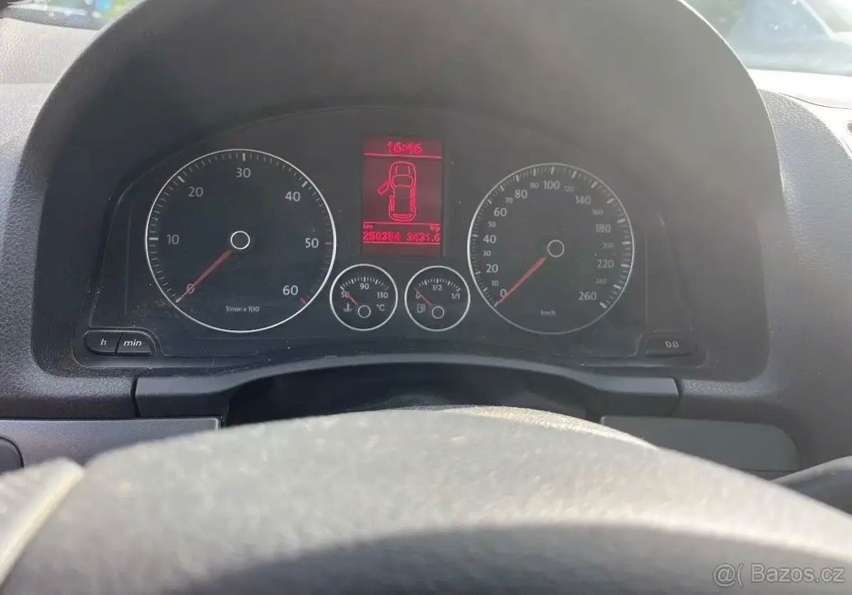 Volkswagen Golf, 1.6 TDI 77 kW,2009,klima,tažné - fotka 5