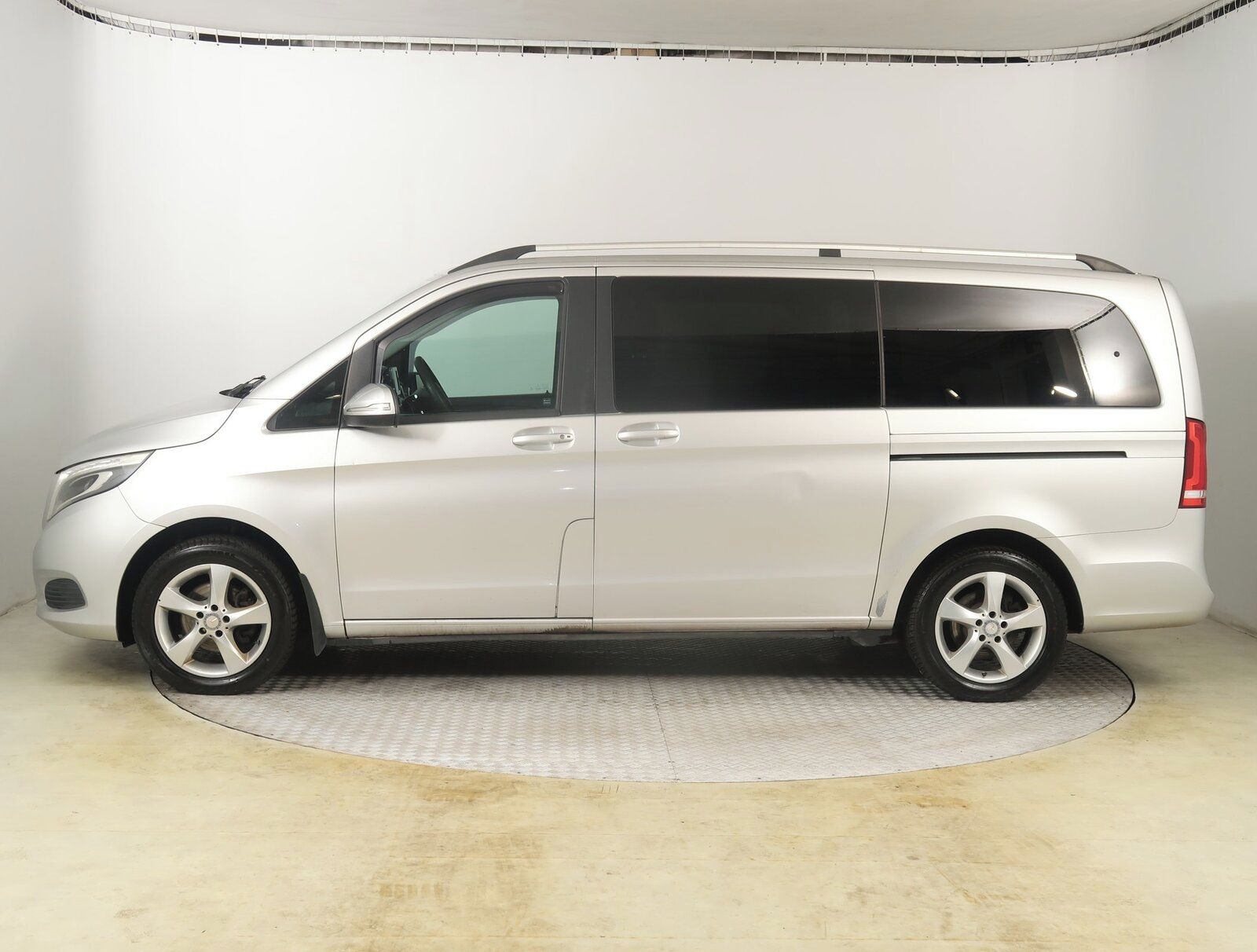 Mercedes-Benz Třídy V, 220 CDI, 5 míst, L - fotka 3