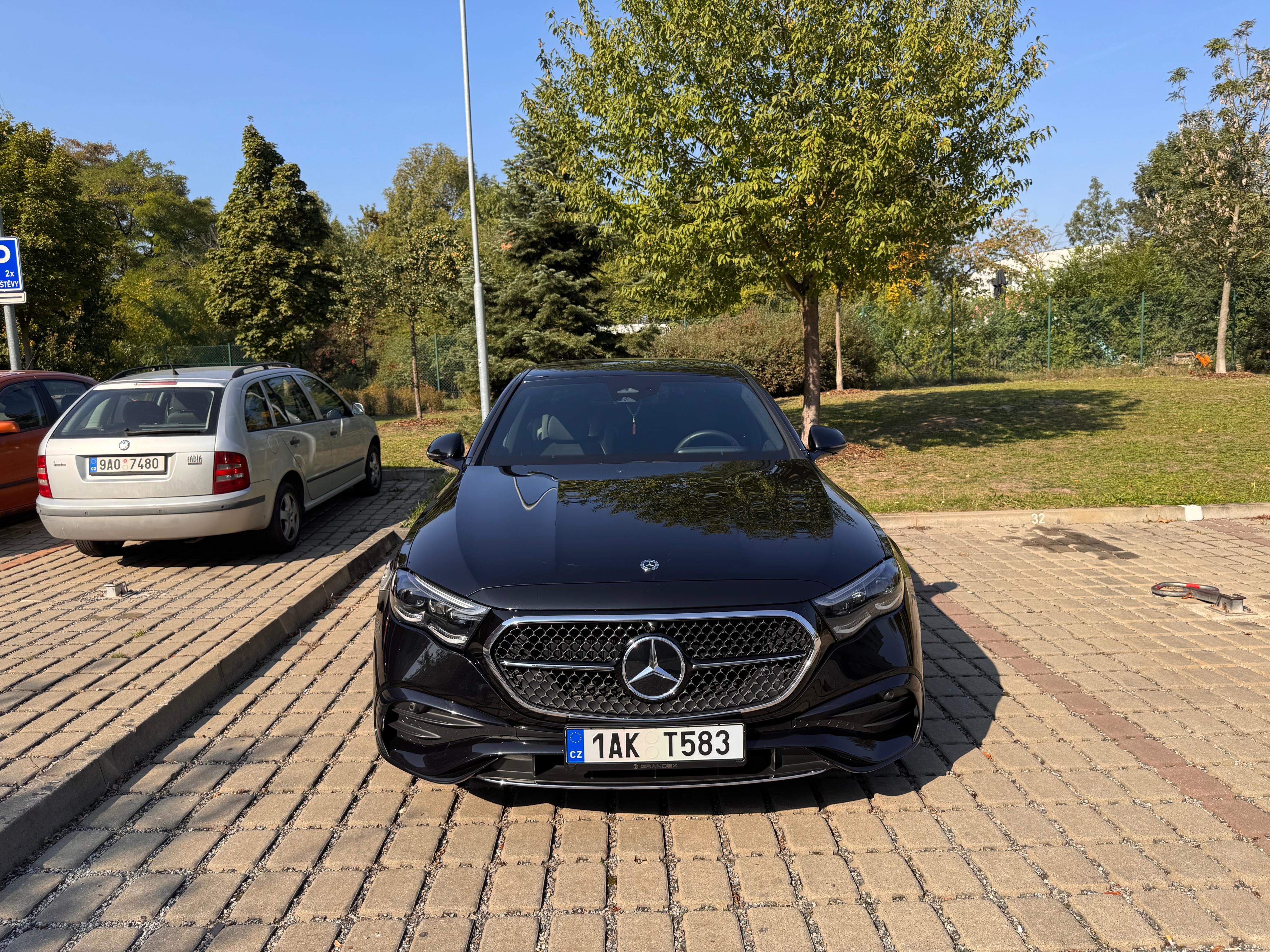 Mercedes-Benz Třídy E, E200 benzín AMG Advanced Plus - fotka 2