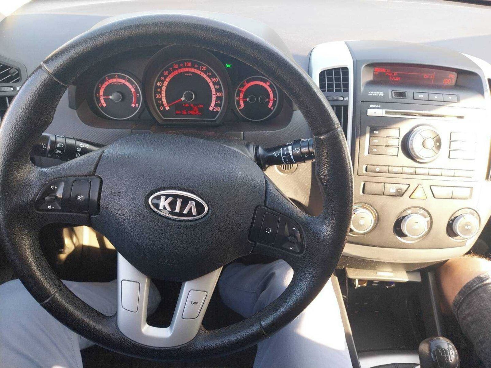 Kia Cee´d, 1.4 CVVT, Parkovací asistent - fotka 3