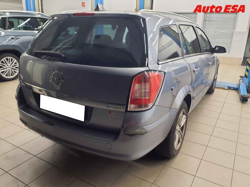 Opel Astra, 1.9 CDTi,xenon,autoAC - fotka 2