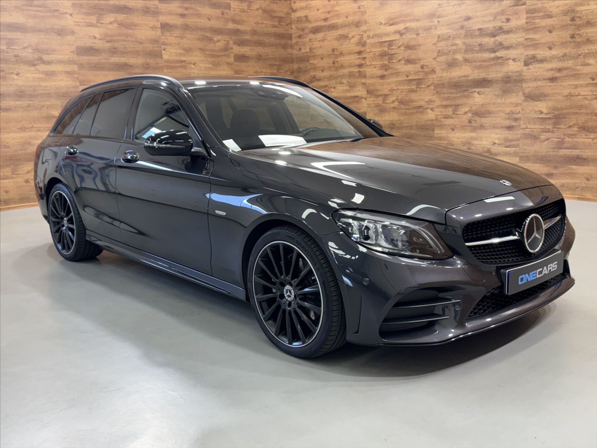 Mercedes-Benz Třídy C, 220D 4M AMG NIGHT FULL PPF - fotka 4