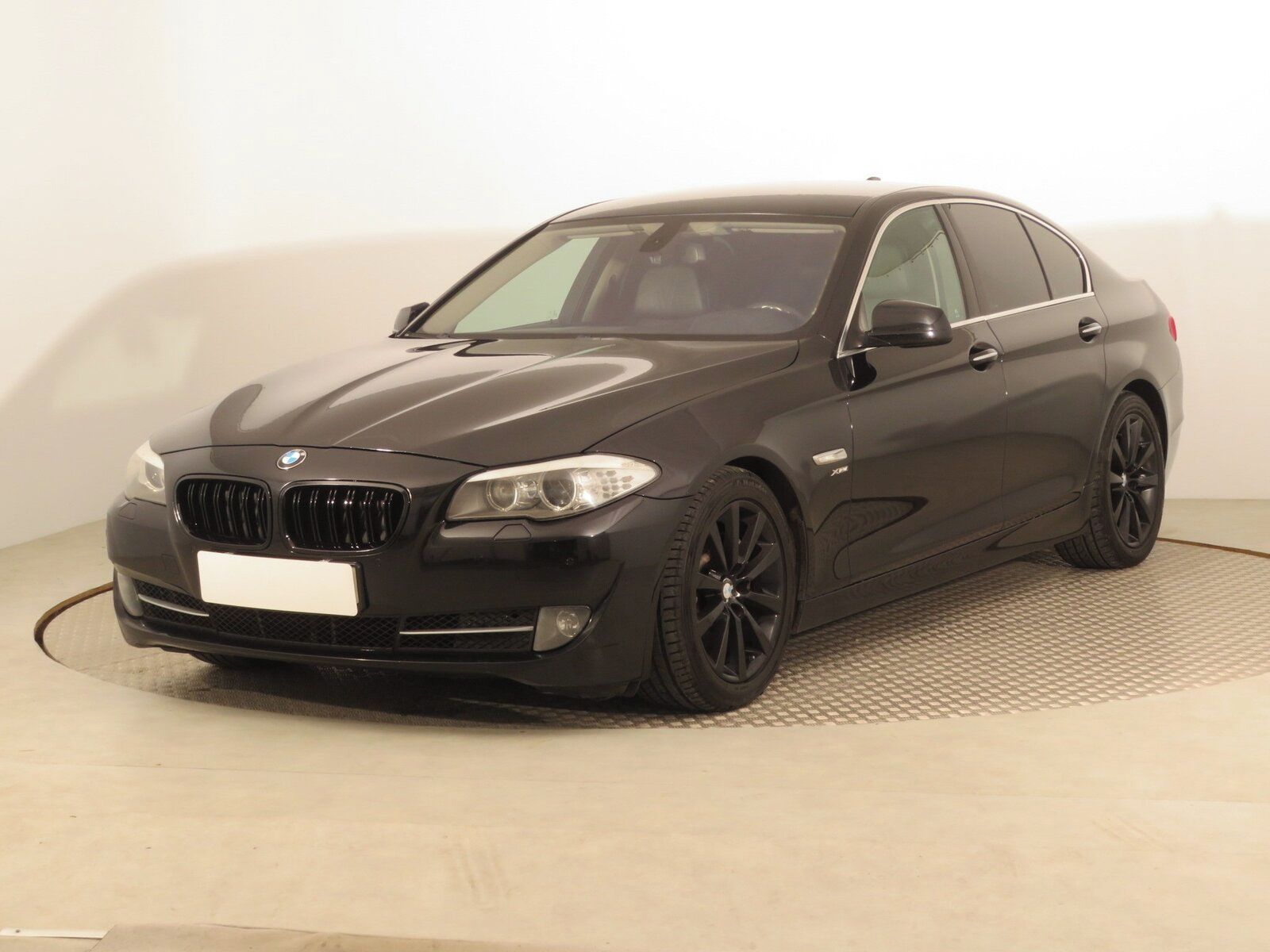 BMW Řada 5, 530d xDrive, 4X4, Automat - fotka 2