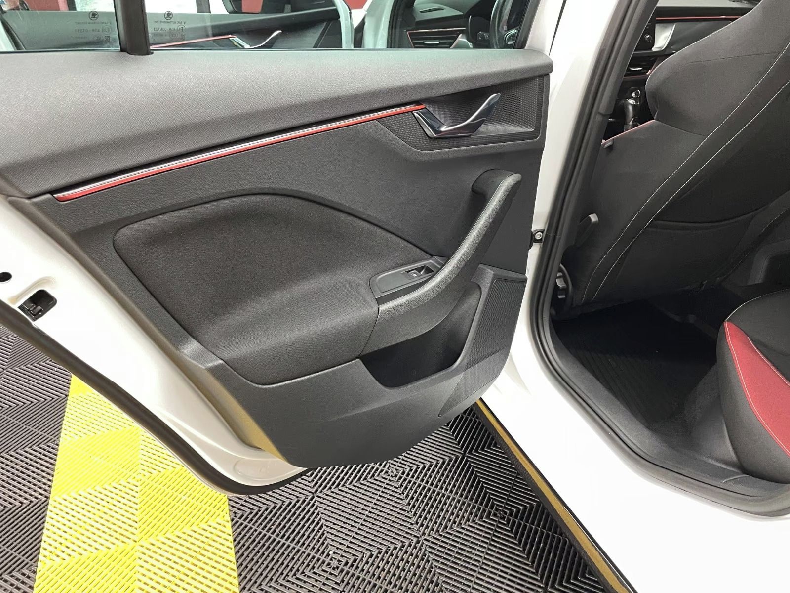 Škoda Scala, Scala 1.6 TDI DSG MONTE CARLO - fotka 6