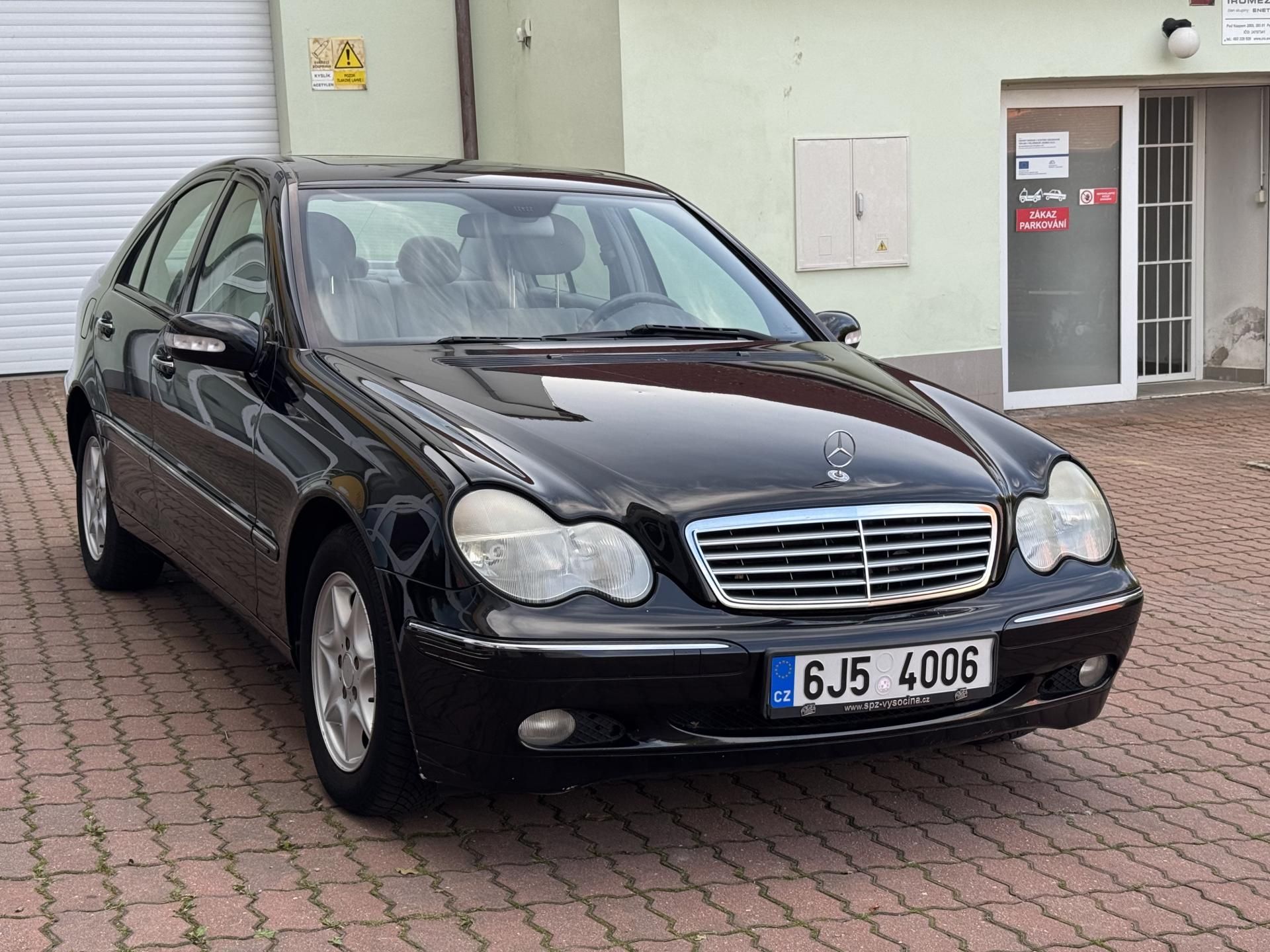 Mercedes-Benz Třídy C, 200 kompressor - fotka 4