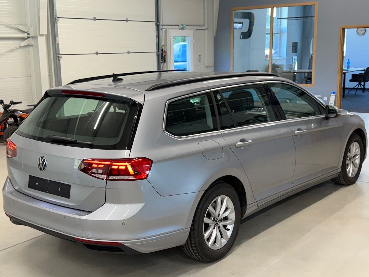 Volkswagen Passat, B8 FL VARIANT 2.0TDI 110kw DSG - fotka 2