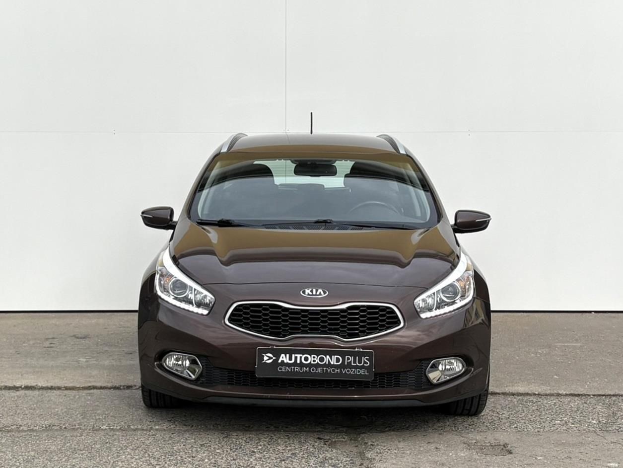 Kia Cee´d, 1.6 GDi 99kW Exclusive - fotka 4