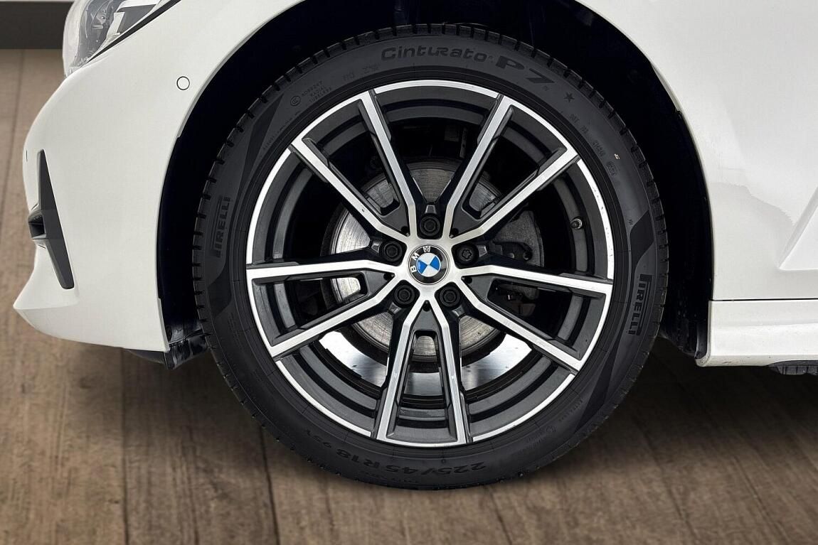 BMW Řada 3, 320d xDrive - fotka 6