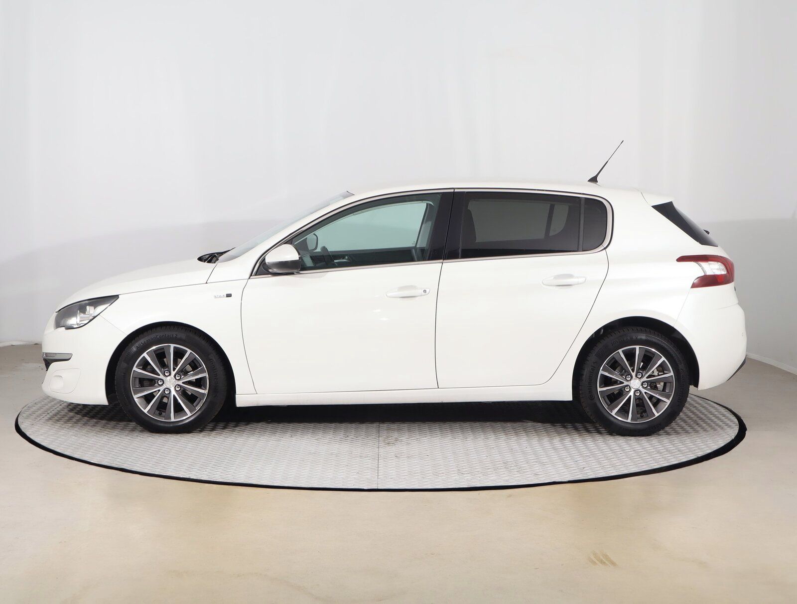 Peugeot 308, 1.6 BlueHDi, Style, Serv.kniha - fotka 3