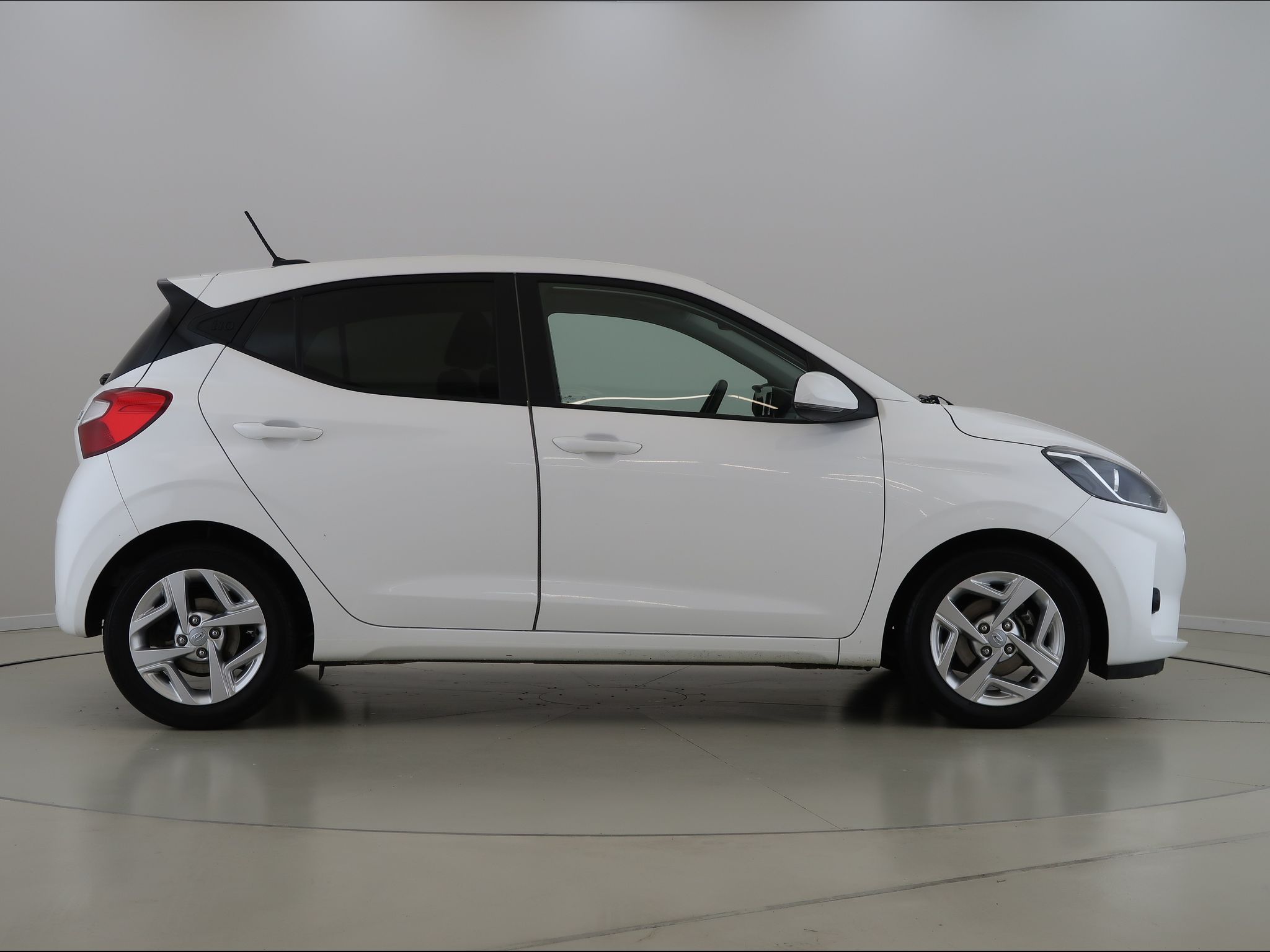 Hyundai i10, 1.2MPI,61KW,Manuál,Kamera,CZ - fotka 4