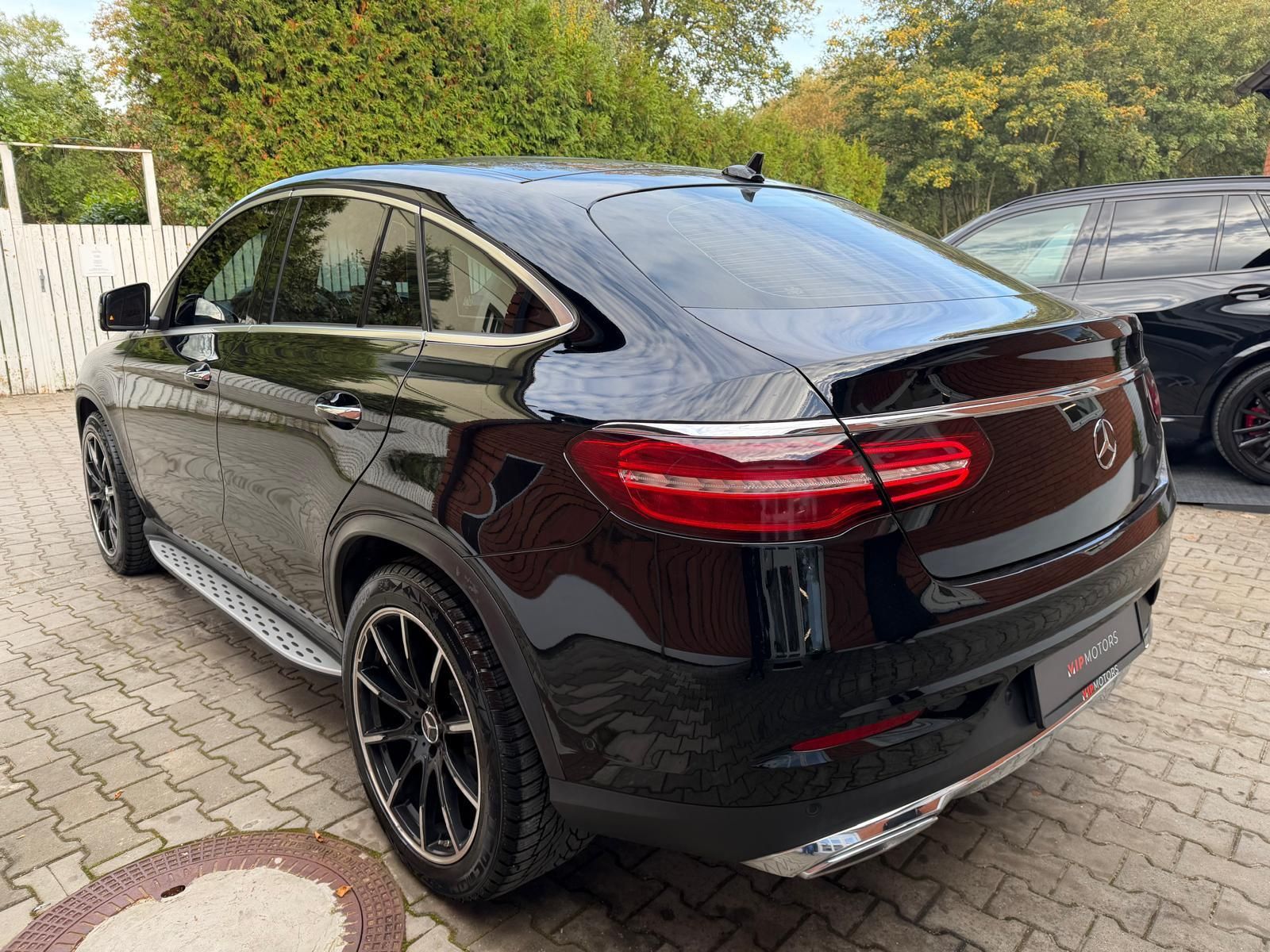 Mercedes-Benz GLE, 350d-COUPE-AMG-4M-PANO-R21 - fotka 4