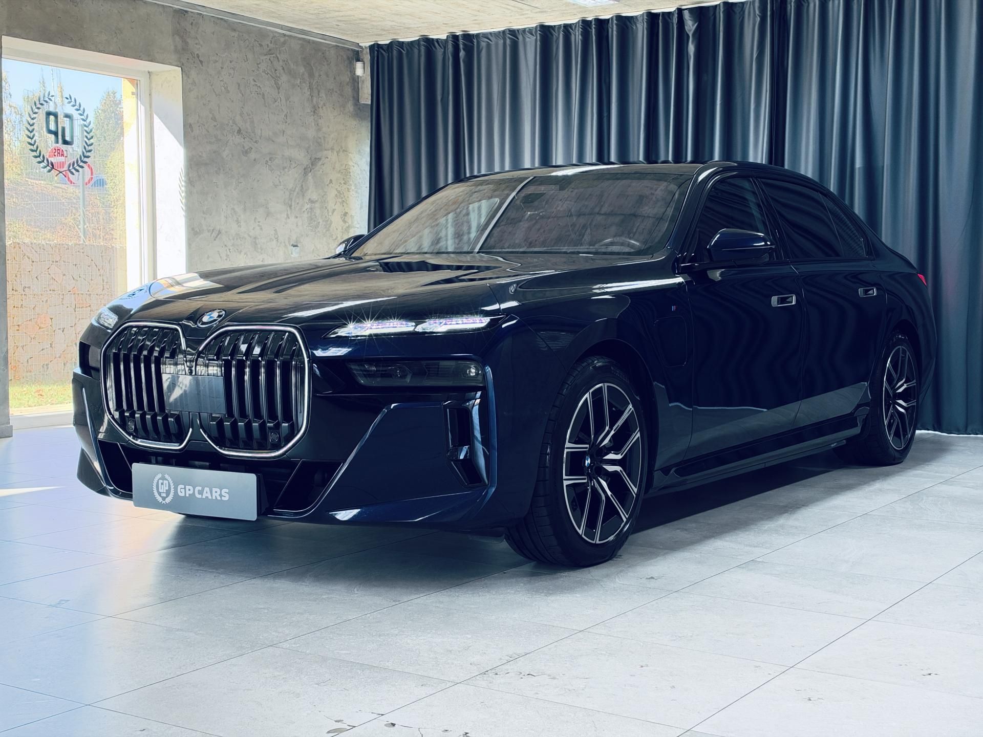 BMW Řada 7, 750e*ZÁRUKA*TV*MAX.VÝBAVA - fotka 3