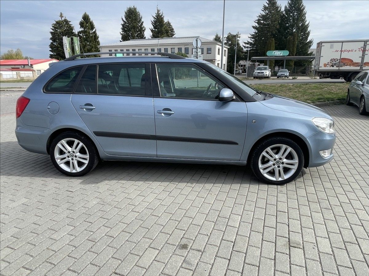 Škoda Fabia, 1,2 TSi 77kw Klimatronic ESP T - fotka 5