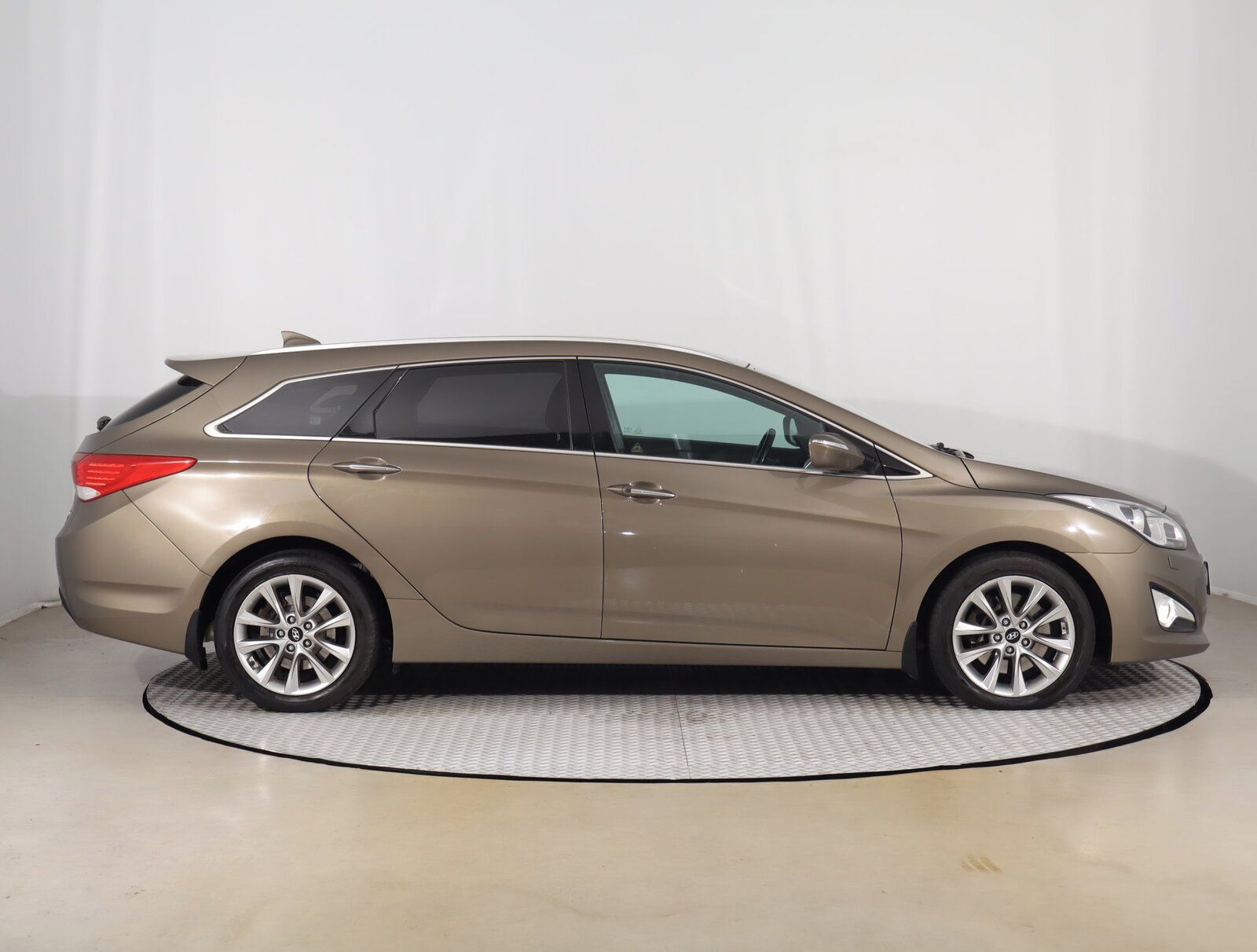Hyundai i40, 1.7 CRDi, Automat, Serv.kniha - fotka 6