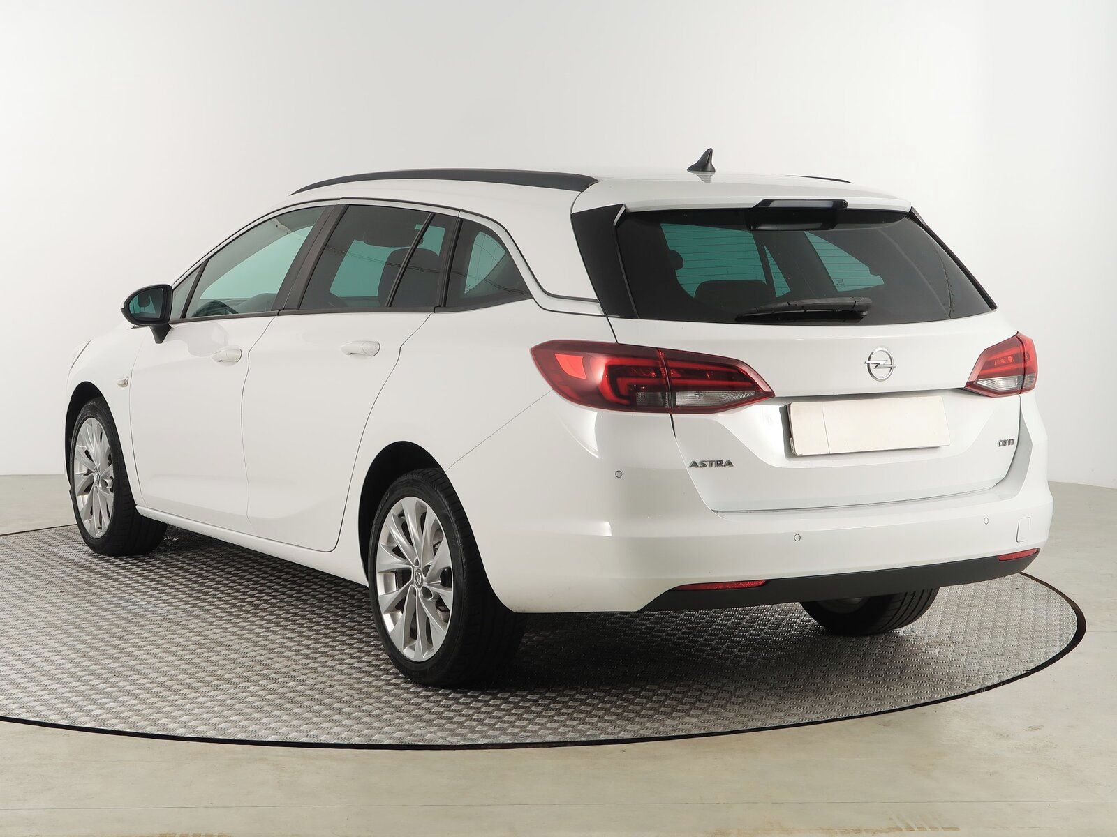 Opel Astra, 1.6 CDTI, Enjoy, Automat - fotka 4