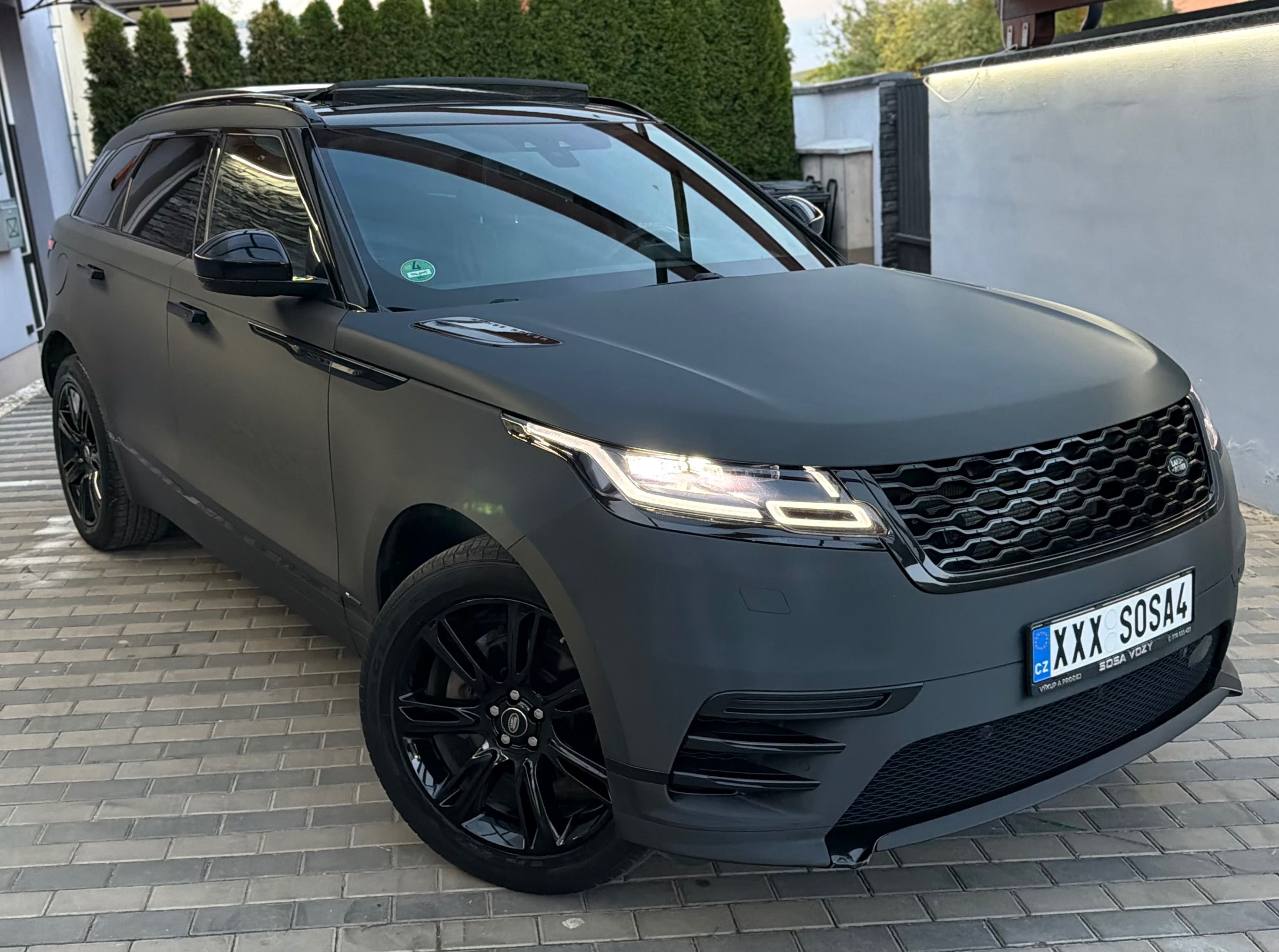 Land Rover Range Rover Velar - fotka 5