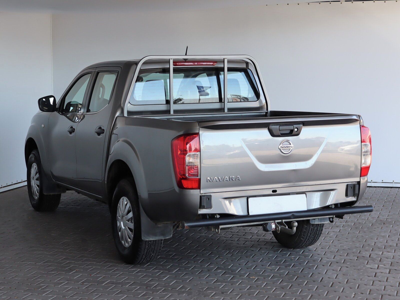 Nissan Navara, 2.3 dCi, 4X4, Serv.kniha - fotka 4