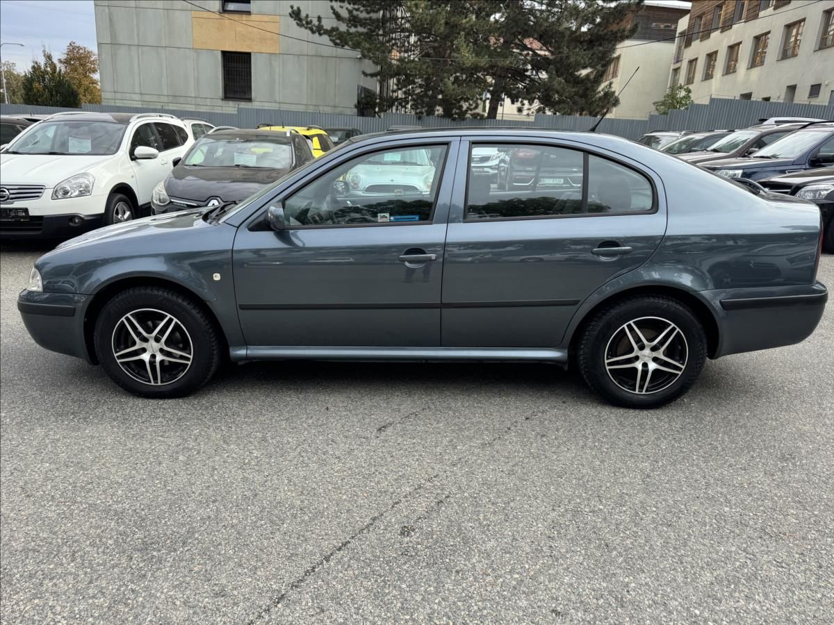Škoda Octavia, 1,6 MPi+krasný stav+KLIMA - fotka 5