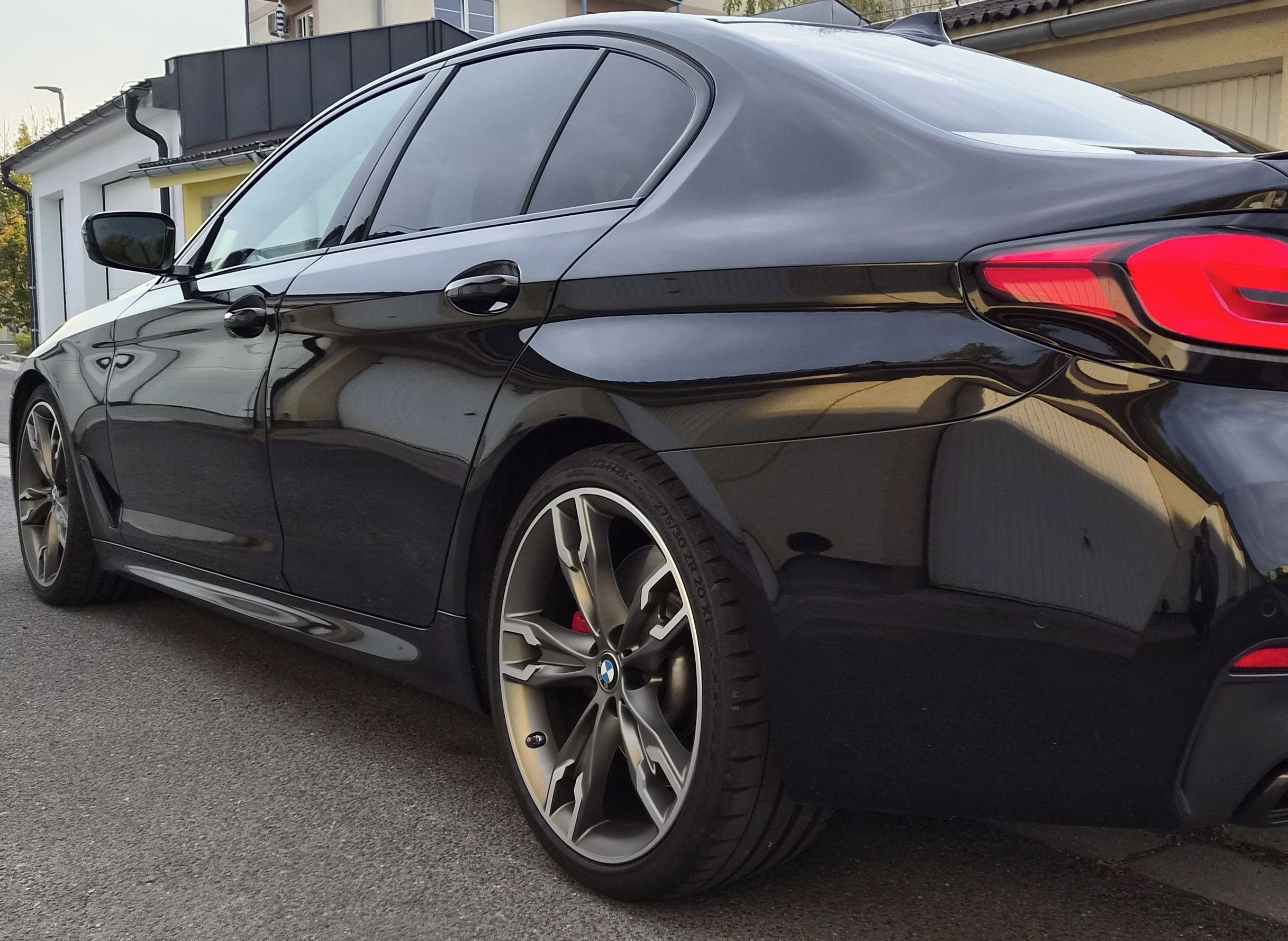 BMW Řada 5, M550i xDrive - fotka 6