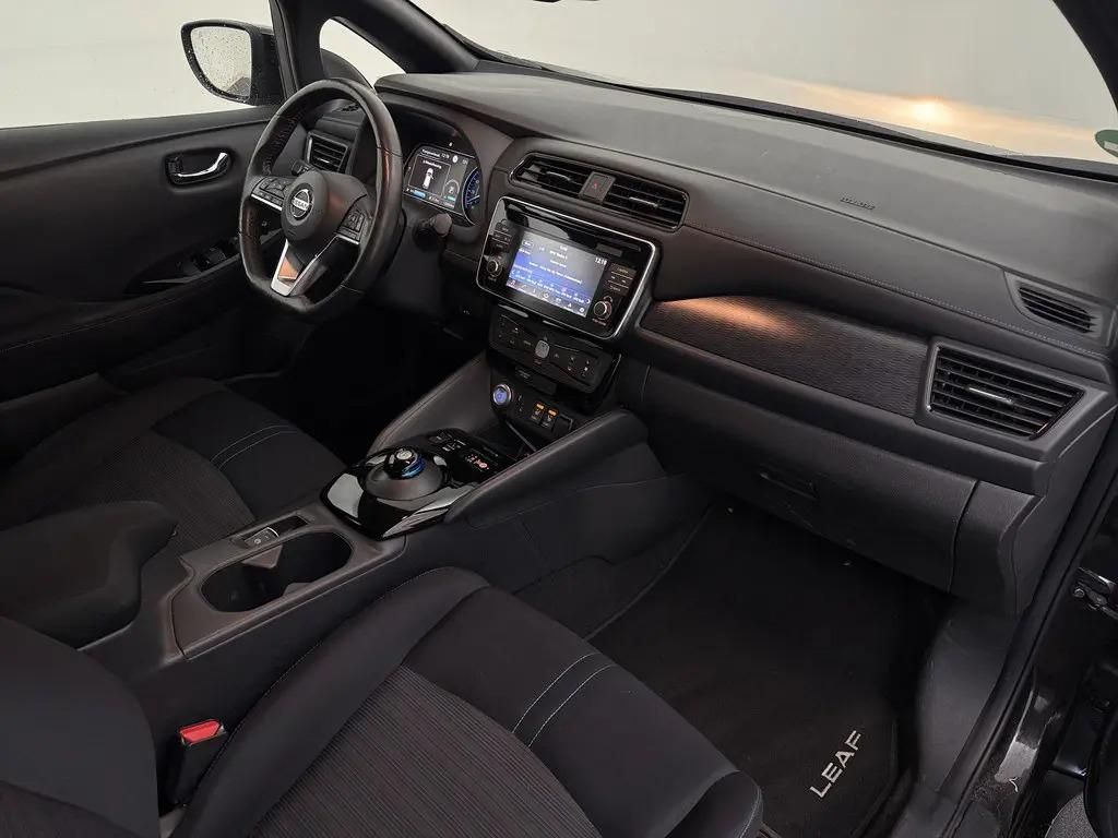 Nissan LEAF, 110kW 40kWh ZERO Edition - fotka 4