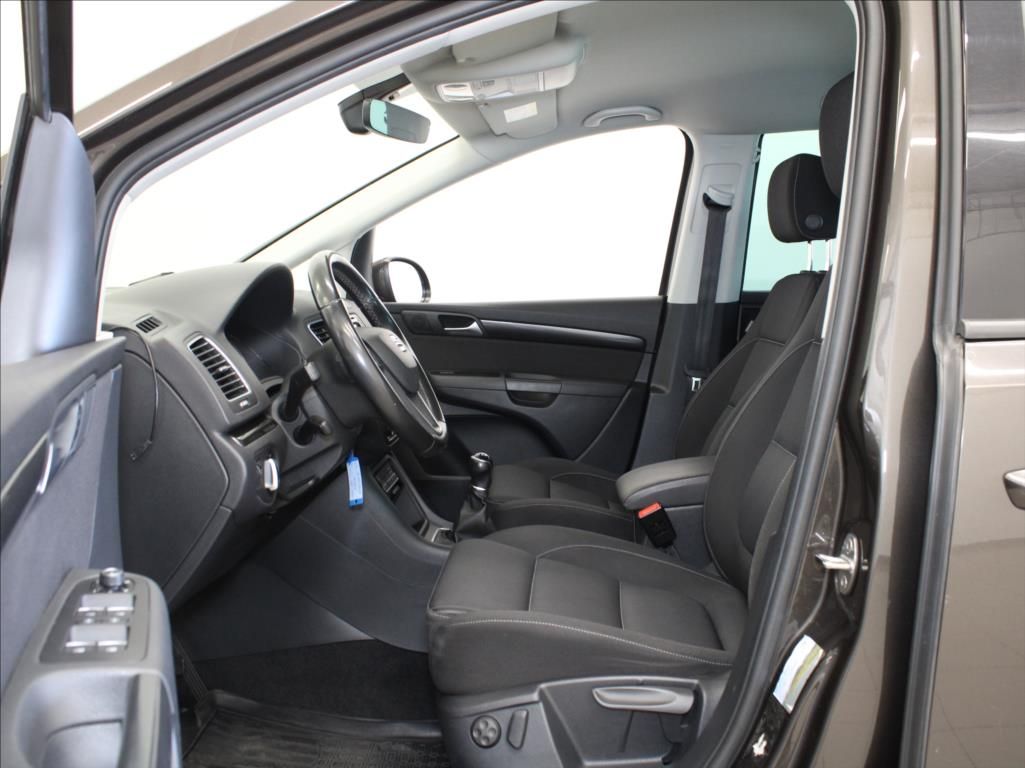 Seat Alhambra, 2,0 TDi 110kW Style 7m.TZ 1.ma - fotka 6