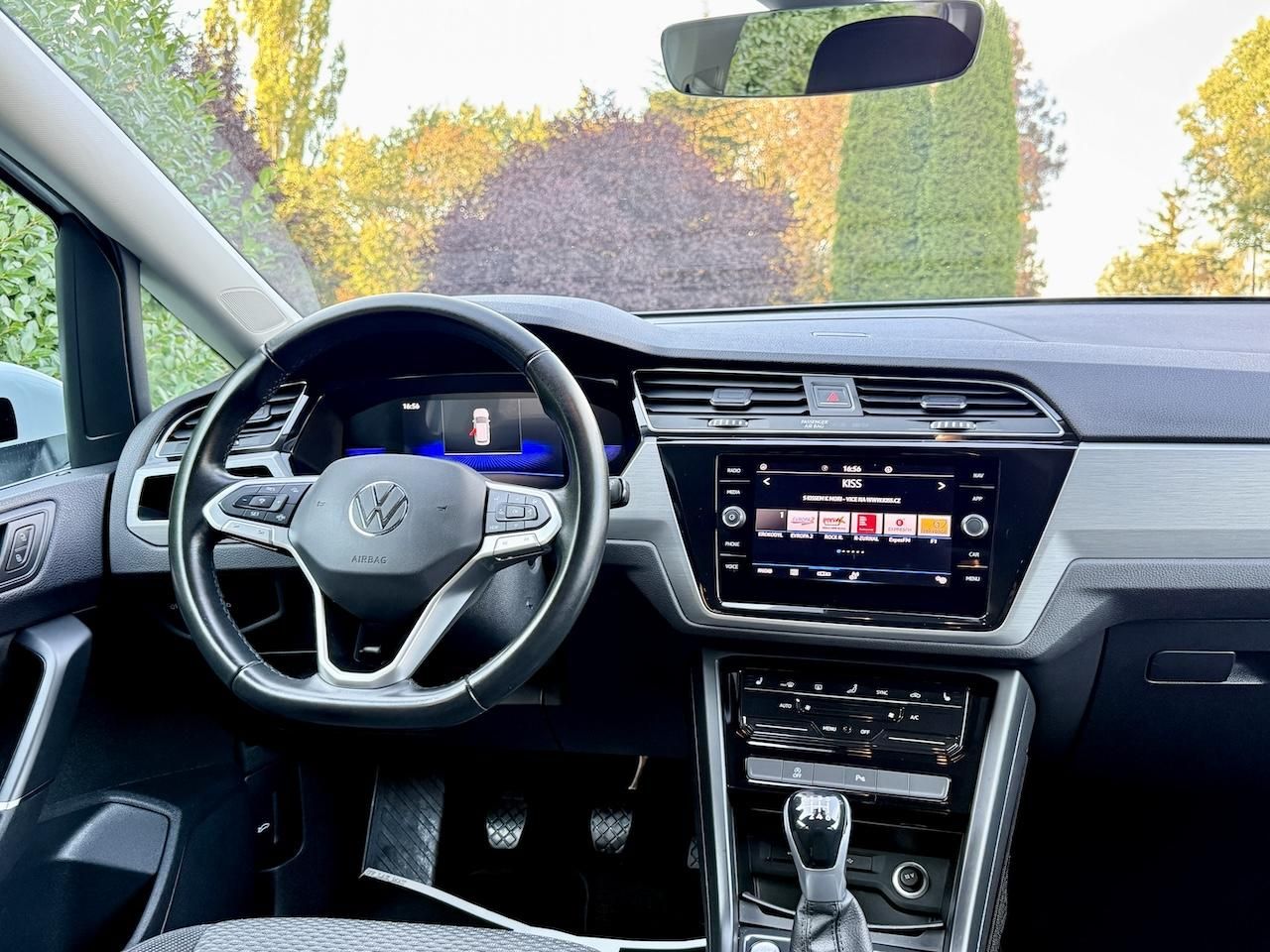 Volkswagen Touran, 1.5TSi 110kW Koup.ČR,LED,TAŽNÉ - fotka 6