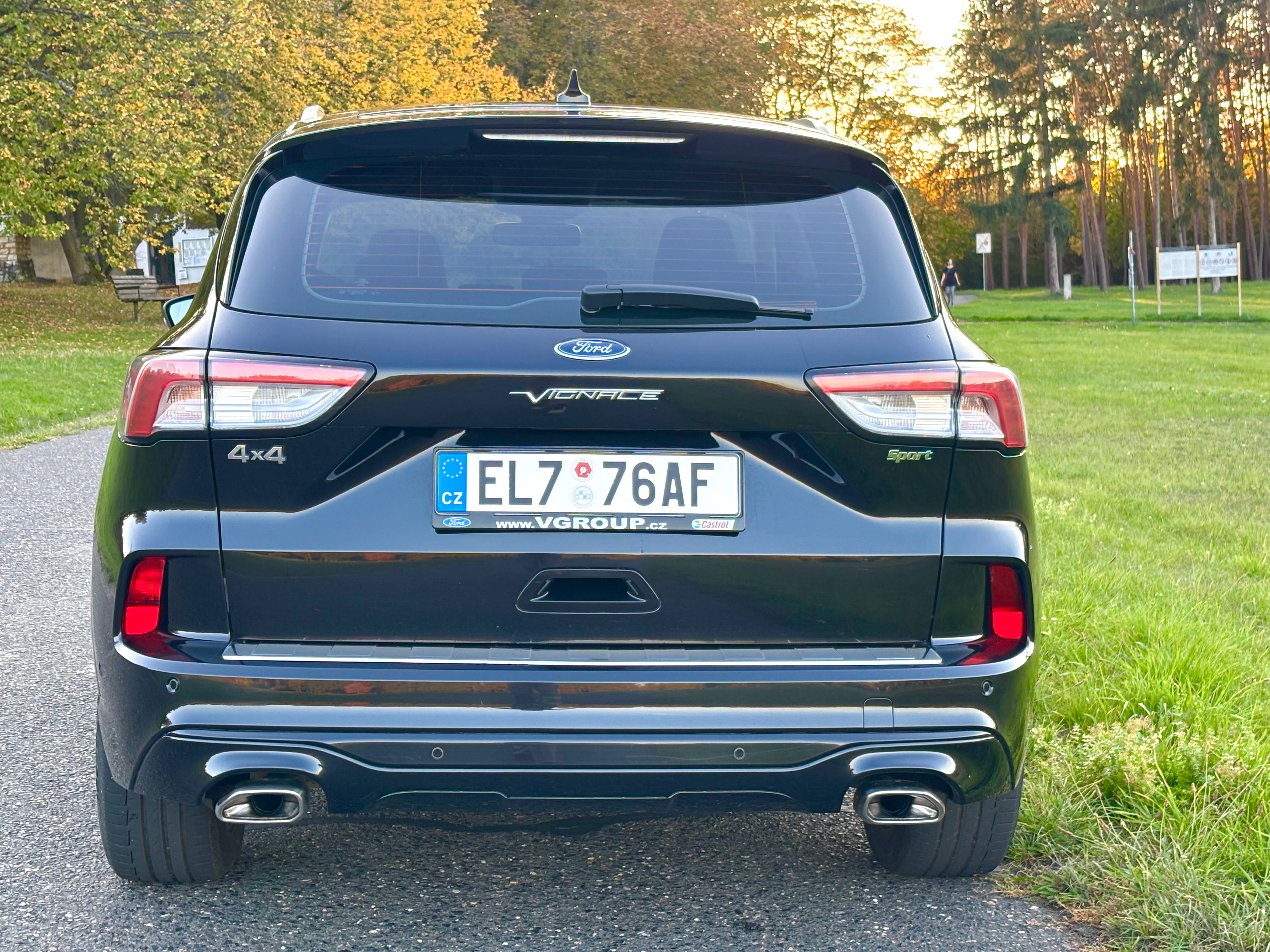 Ford Kuga, 2,5 PHEV Hibrid, Max výbava - fotka 3