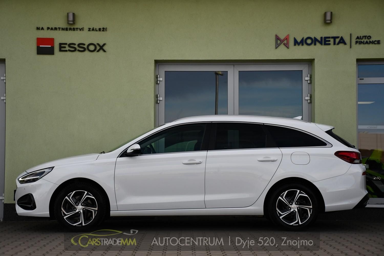 Hyundai i30, 1,6CRDi STYLE AUTOMAT - fotka 2