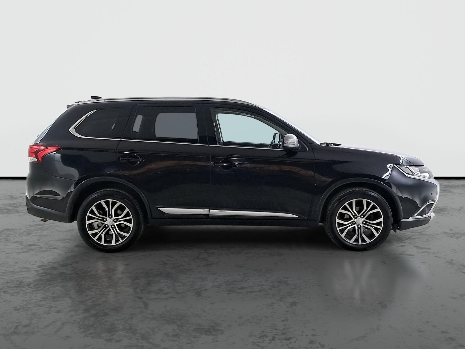 Mitsubishi Outlander, 2.2 DI-D, 4X4, 7 míst, Kůže - fotka 6