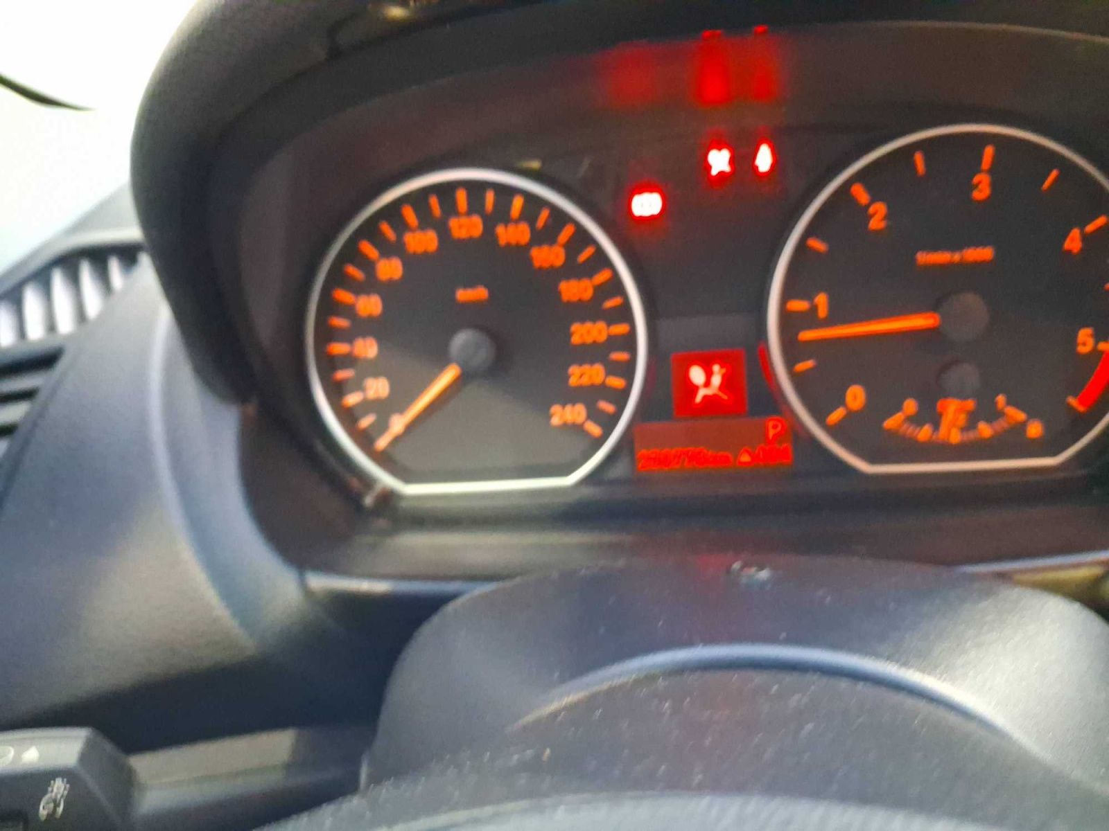 BMW Řada 1, 118d, Automat, po STK - fotka 3
