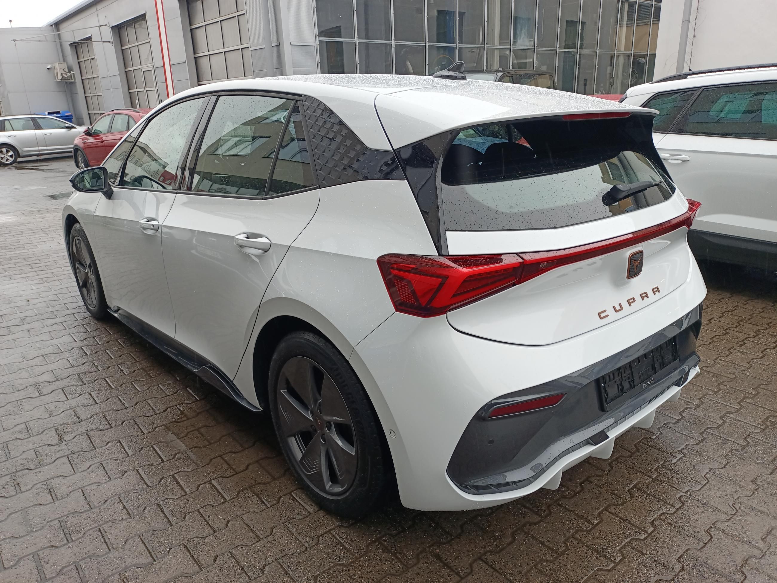 Cupra Born, 150kW 62 kWh / Tepelko - fotka 5