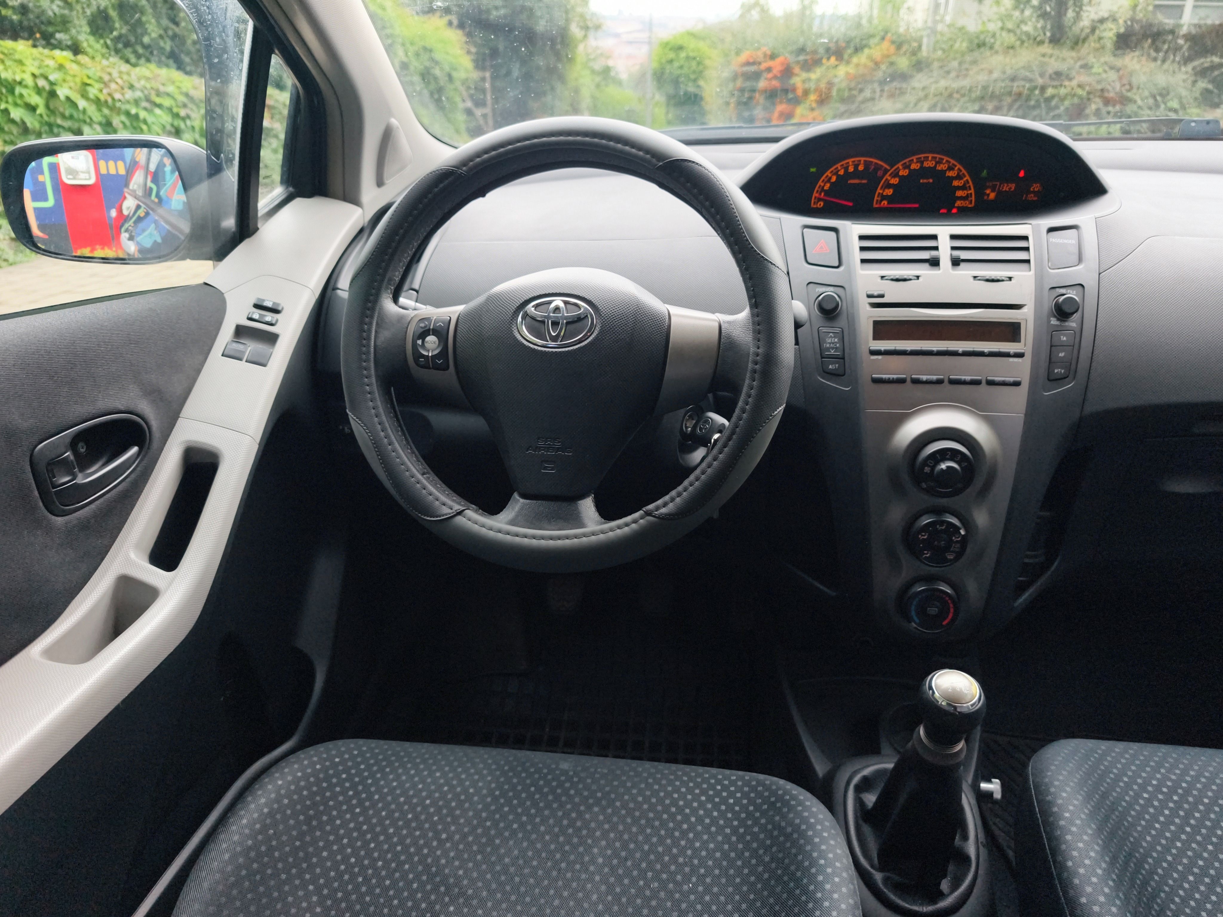 Toyota Yaris, 1.0 VVT-i Klimatizace nové ČR - fotka 5