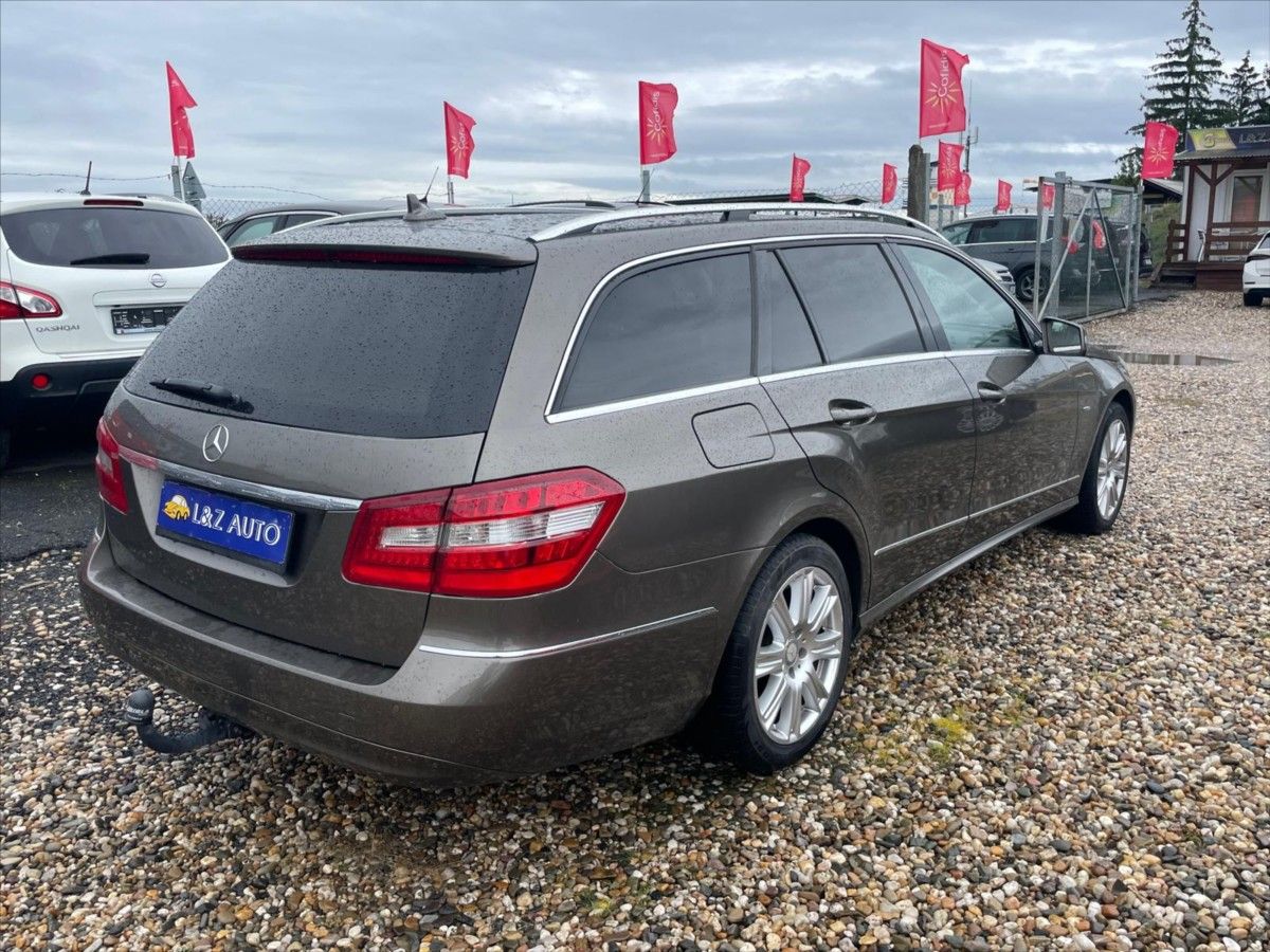 Mercedes-Benz Třídy E, 2,1   250CDI 4MATIC - fotka 4