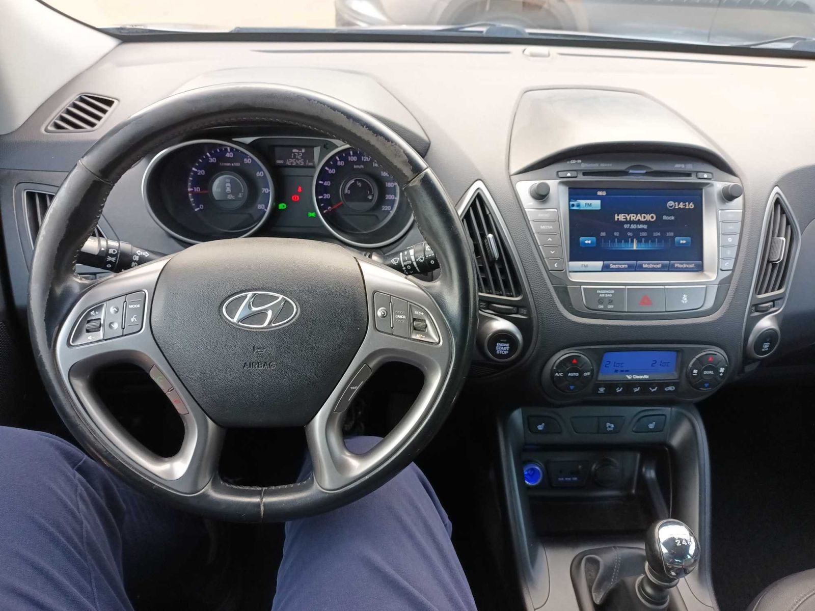 Hyundai ix35, 1.6 GDI, Navi, Kožené sedačky - fotka 3