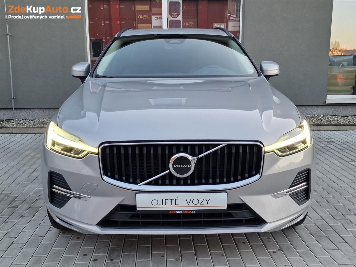 Volvo XC60, B5 AWD Momentum Pro,ČR,1.Maj. - fotka 4