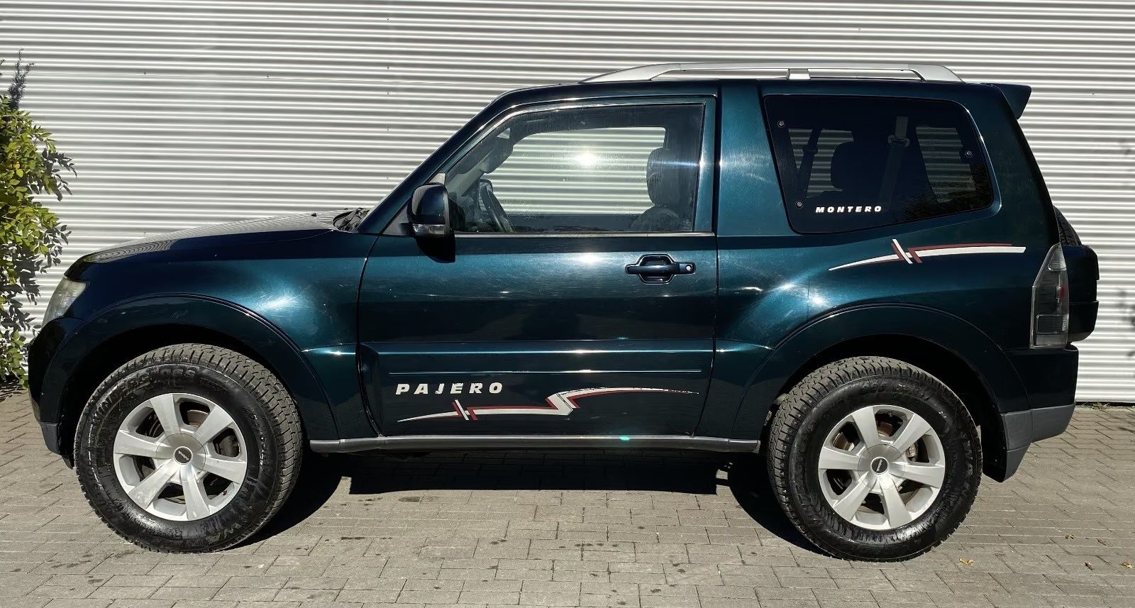 Mitsubishi Pajero, 3.3DI-D.ABSOLUT.TOP.STAV!!KM!! - fotka 2