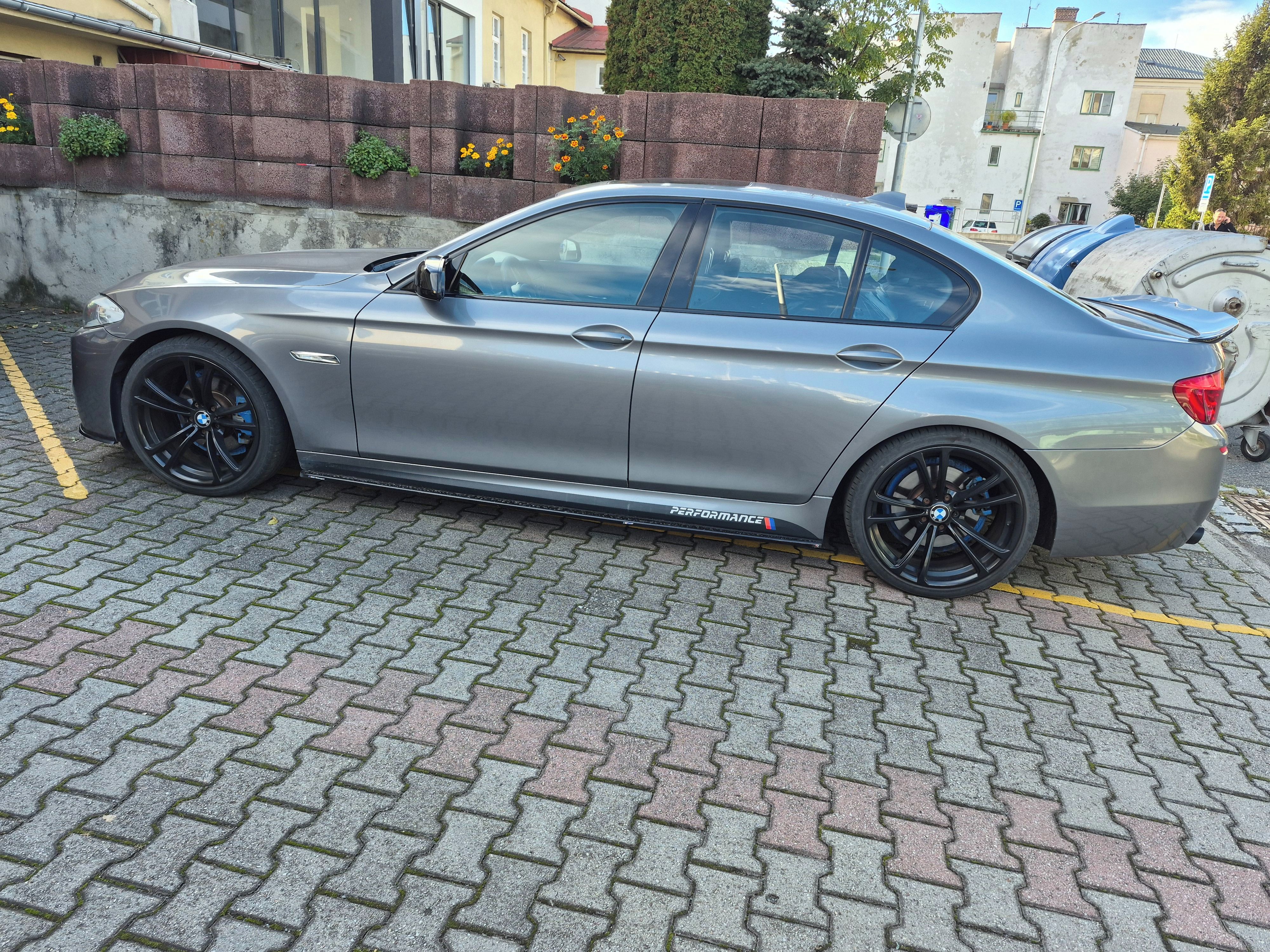 BMW Řada 5, 520 D ,servisováno - fotka 2