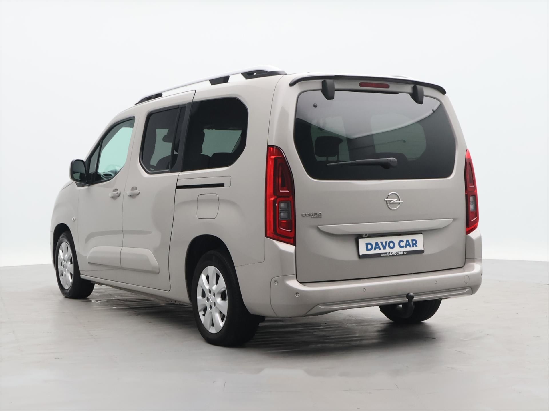 Opel Combo, 1,2 Turbo 96 kW S/S AT8 Enjoy - fotka 5