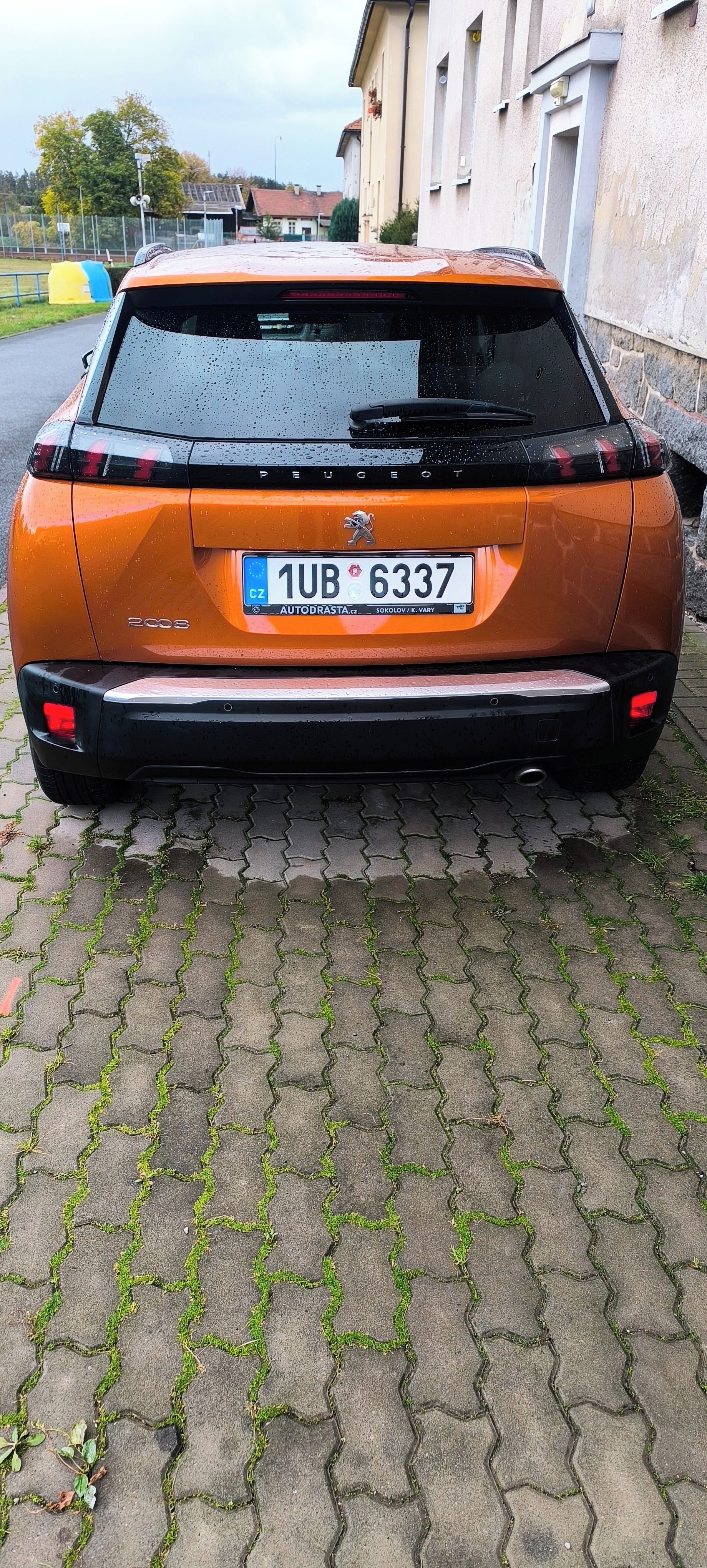 Peugeot 2008, ALLURE 1.5 BlueHDi 110 - fotka 2