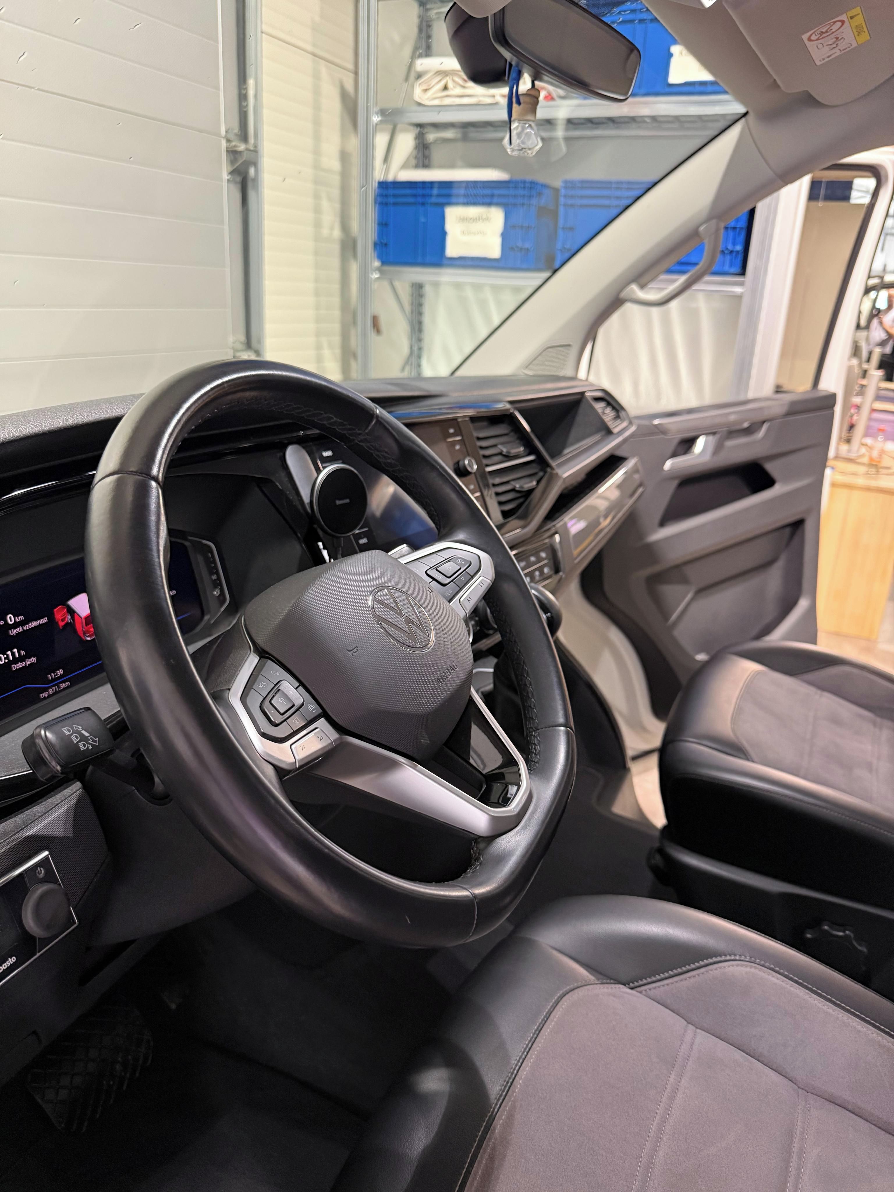 Volkswagen Multivan, Multivan T6.1 Highline/5dv/DSG - fotka 4