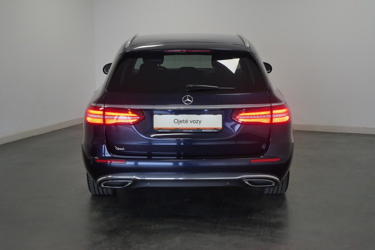 Mercedes-Benz Třídy E, 220d 143 kW - fotka 6