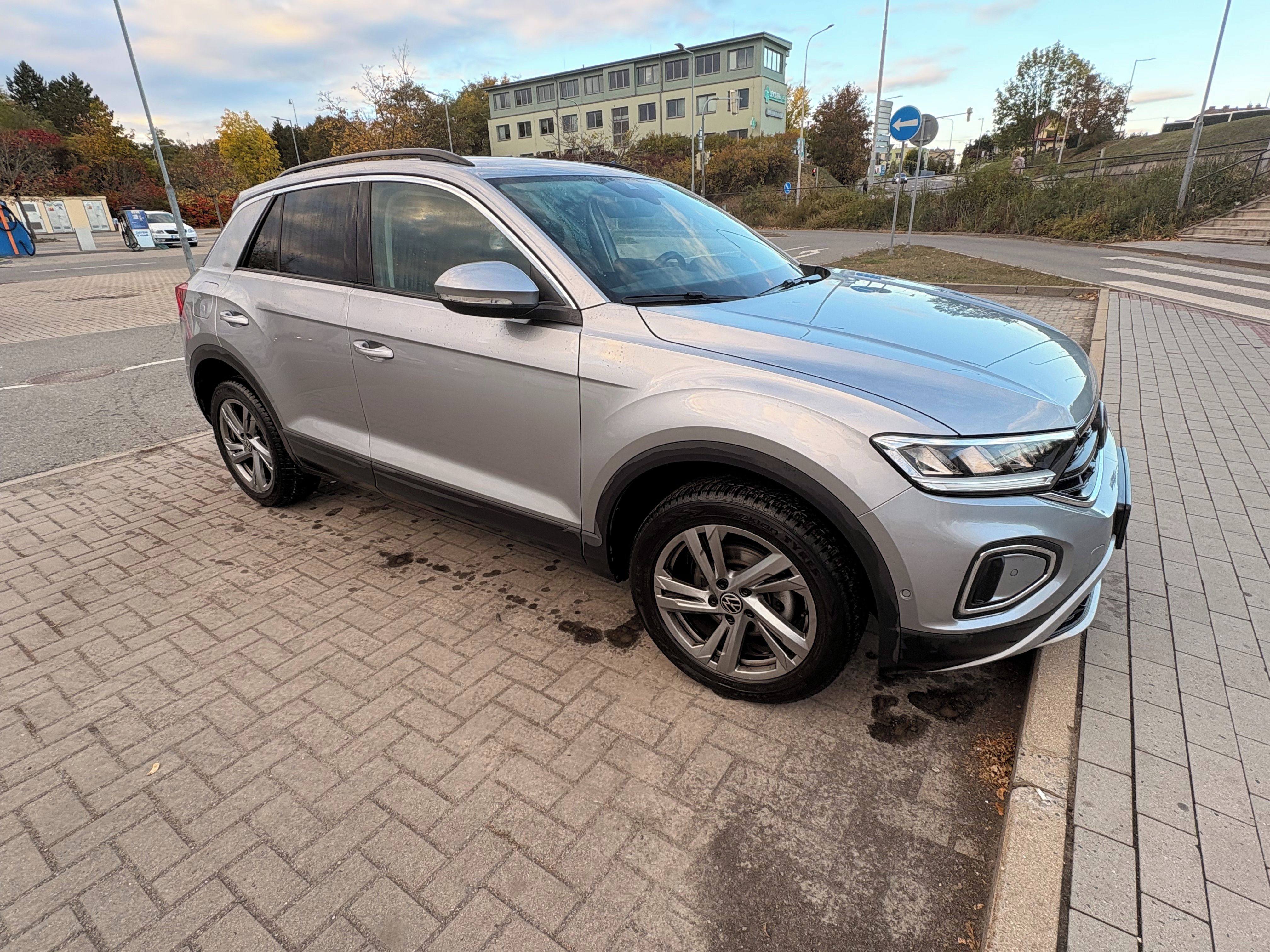 Volkswagen T-Roc, 1.5 TSI Life, 110 kW - fotka 2