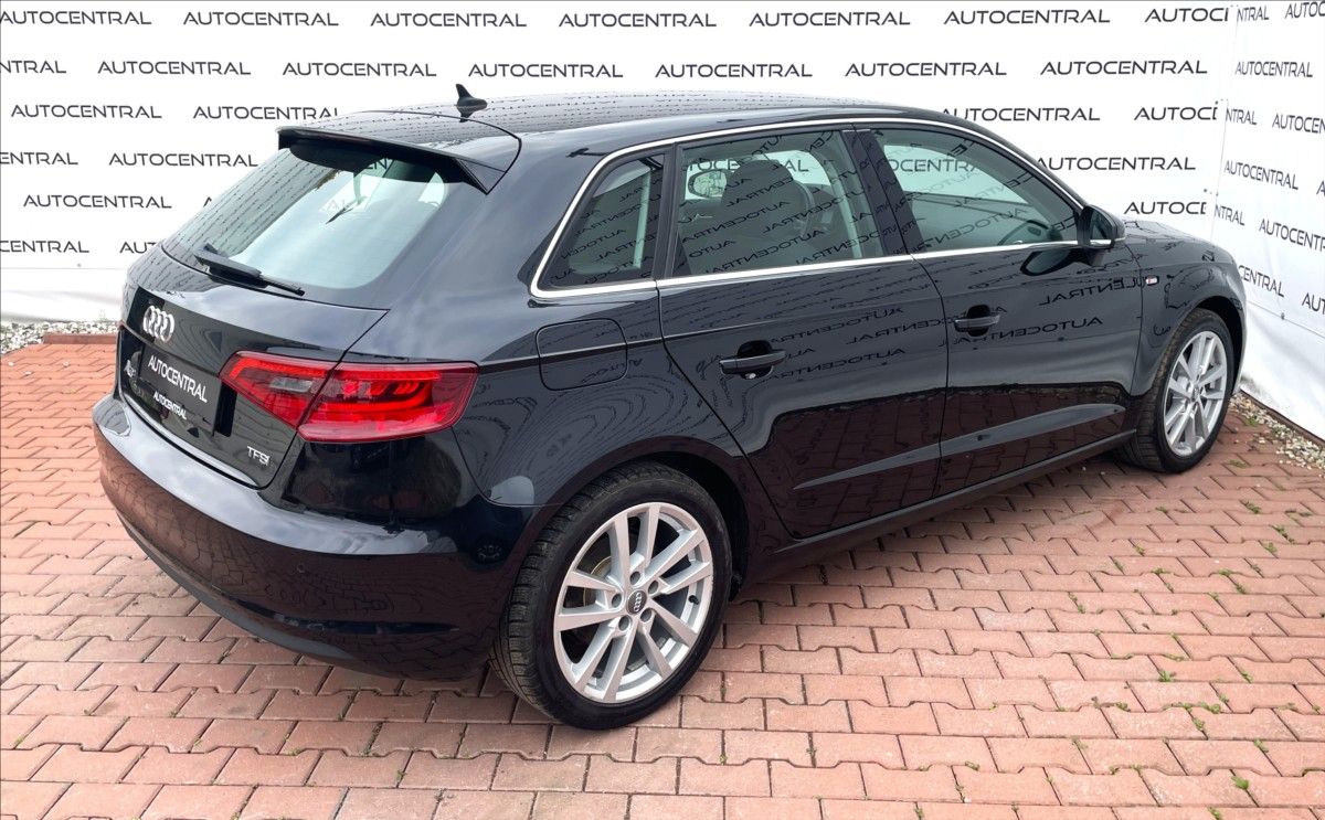 Audi A3, 1,4 TFSI  S-line 90kw, Navi , - fotka 4